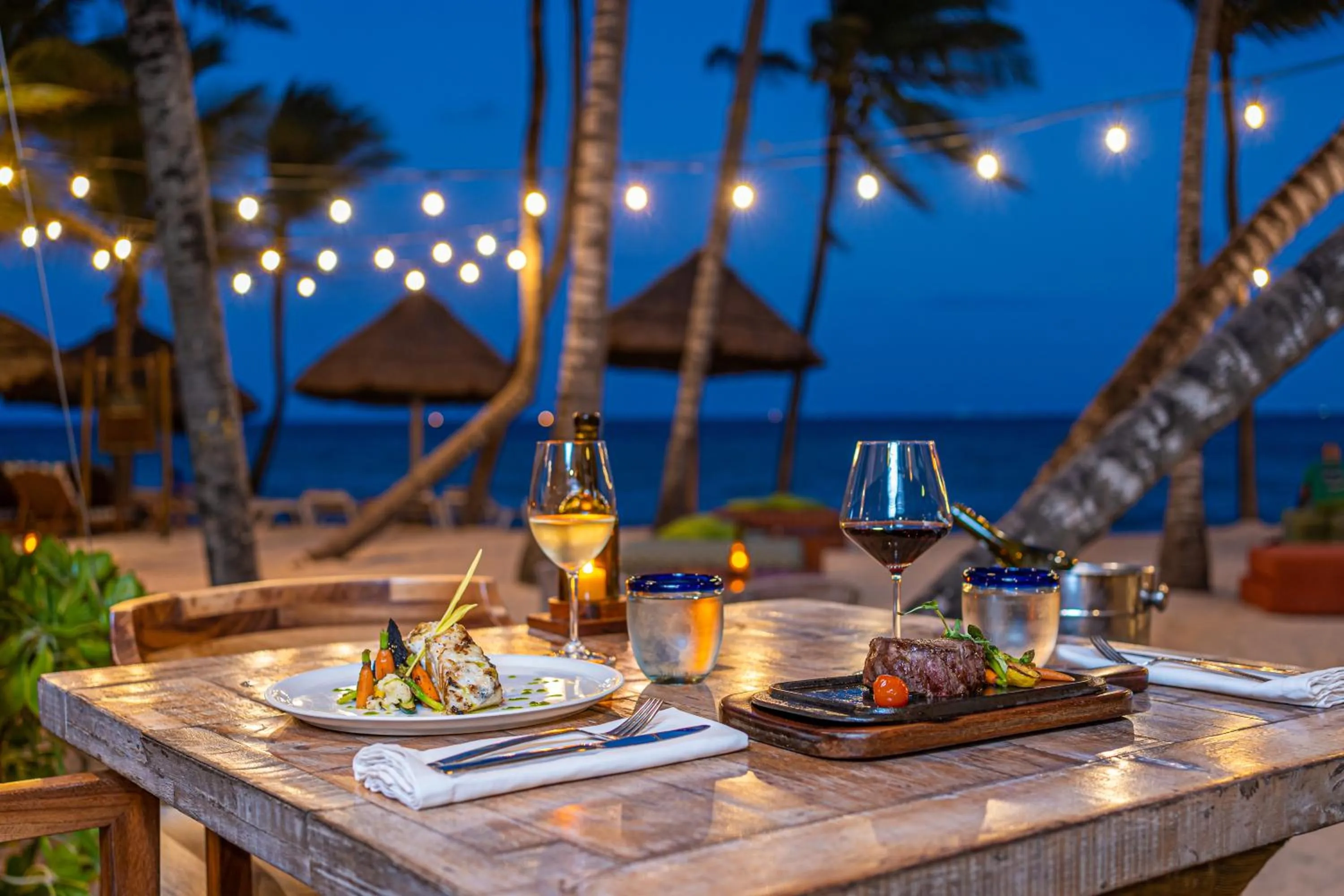 Restaurant/places to eat in Mahekal Beach Front Resort & Spa