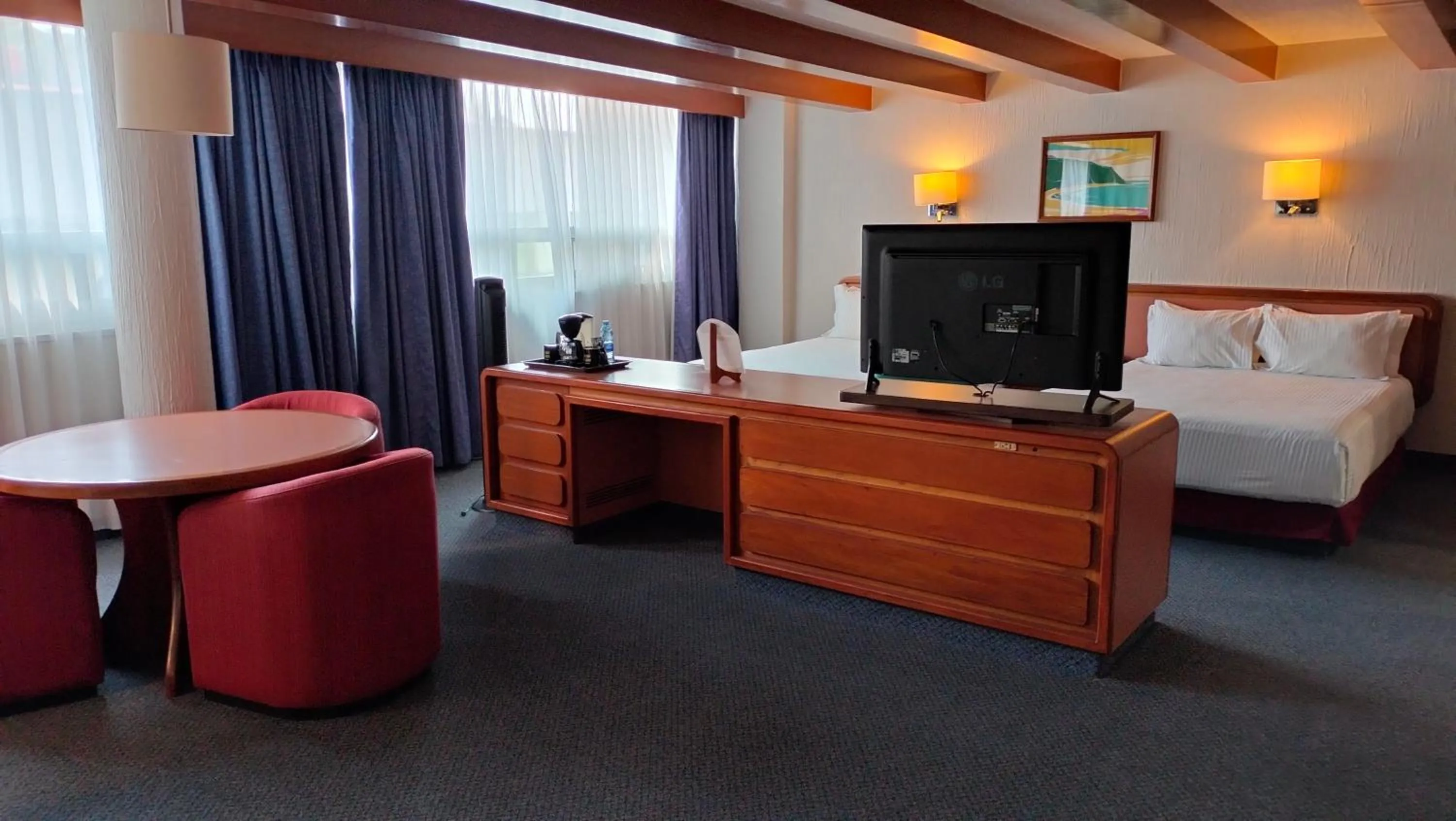 Bed in Hotel Metropol