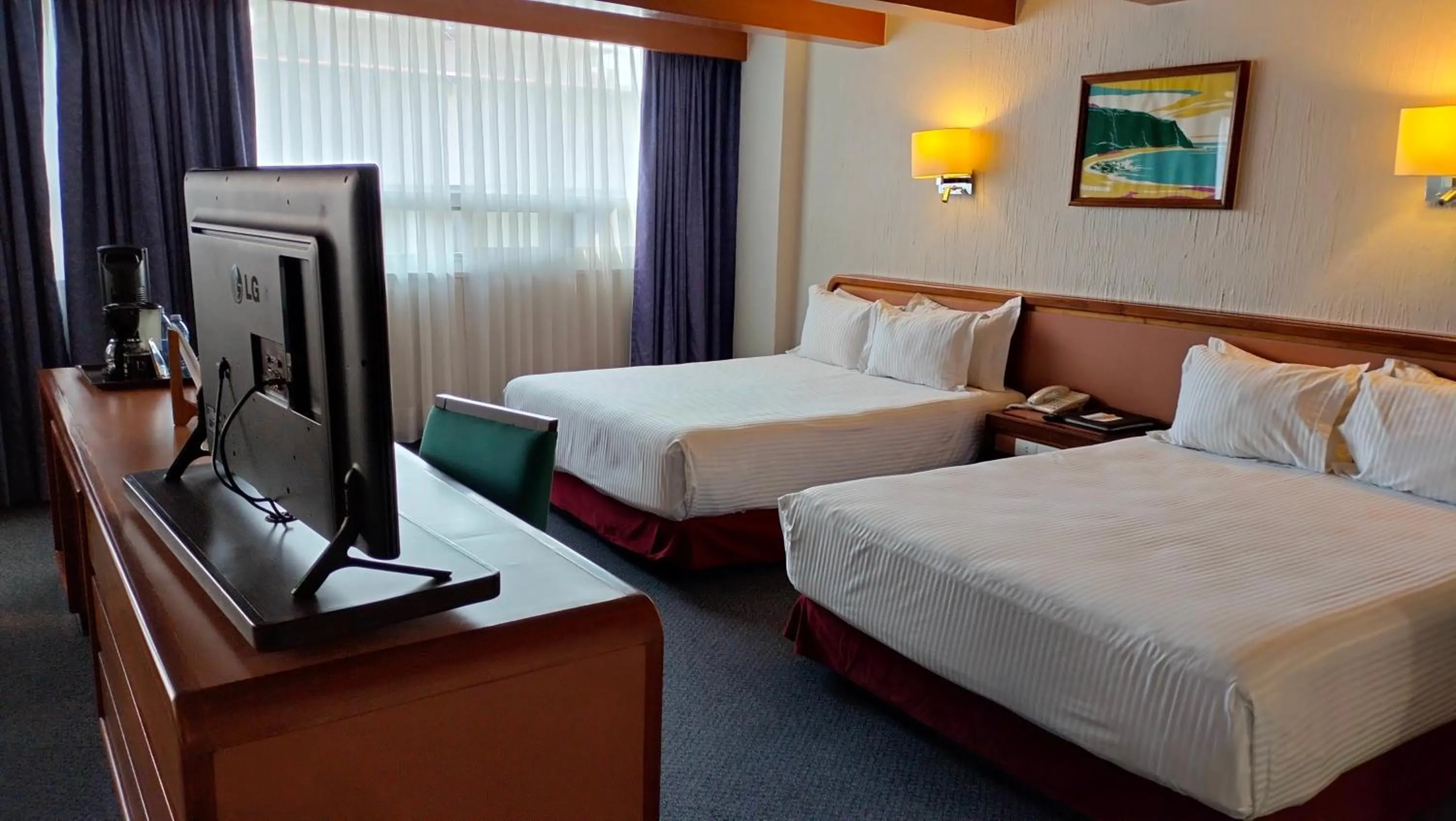 Bed in Hotel Metropol