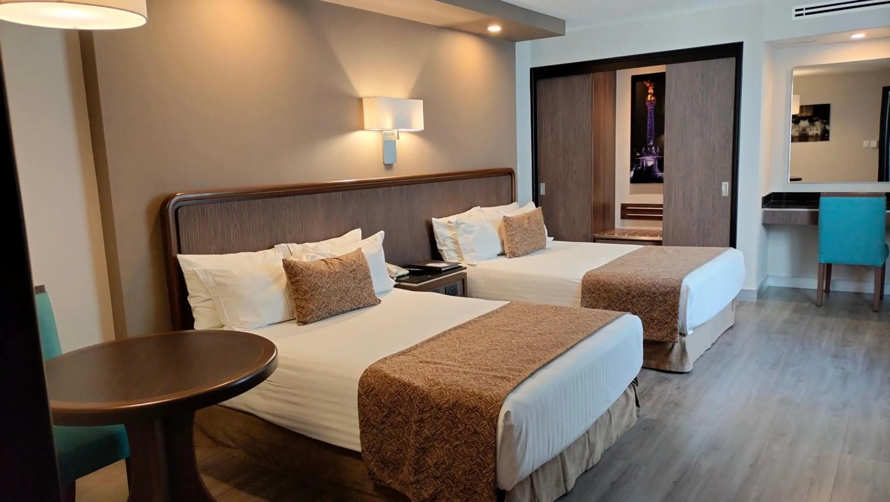 Bed in Hotel Metropol