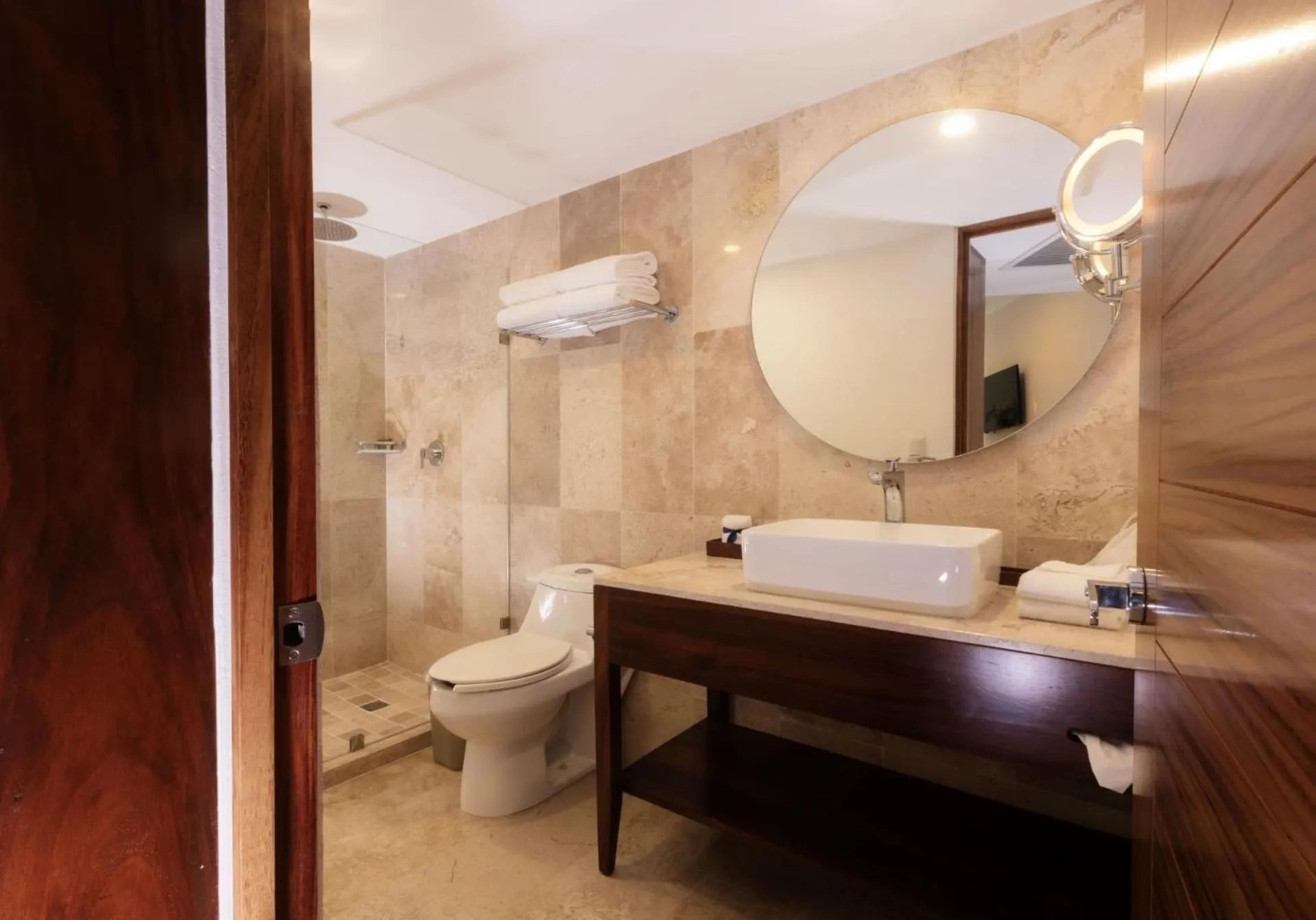 Bathroom in Buenaventura Grand Hotel & Great Moments - All Inclusive
