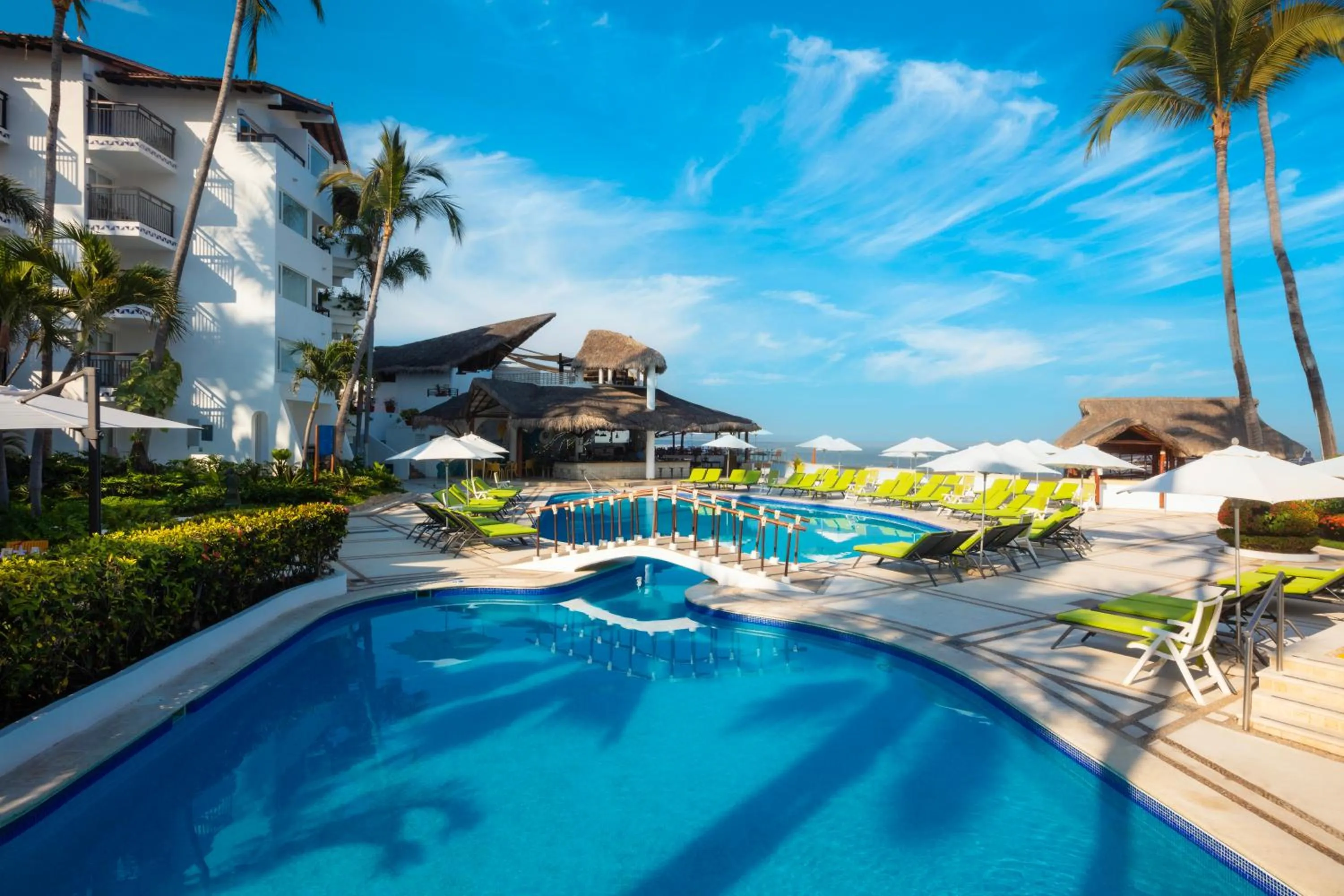 Swimming pool in Buenaventura Grand Hotel & Great Moments - All Inclusive