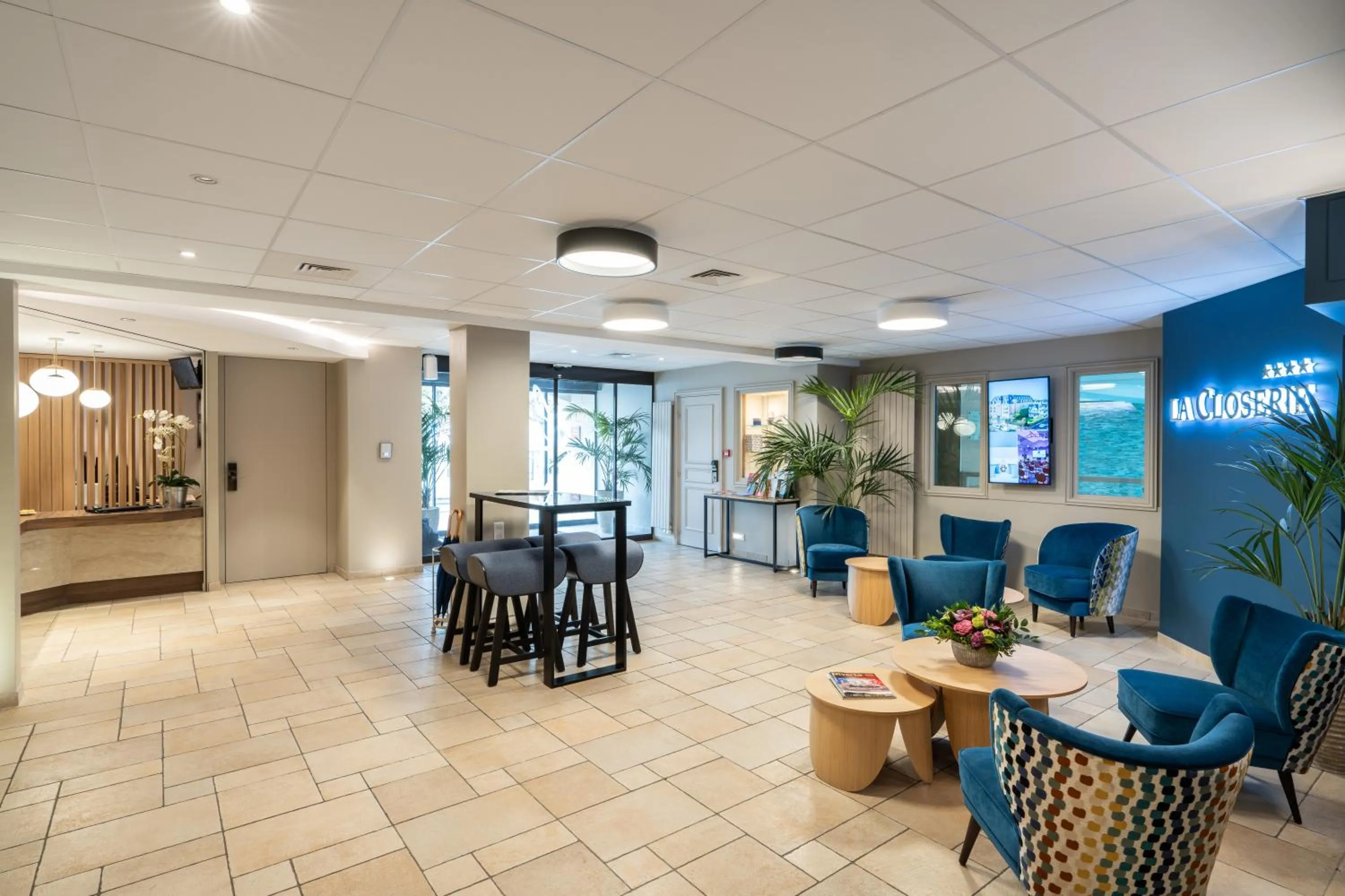 Property building in Villa Odette