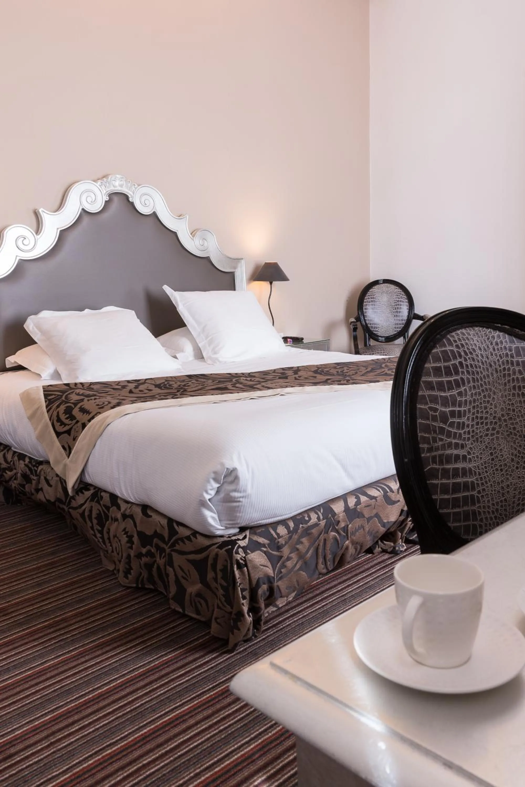 Bedroom, Bed in Villa 81