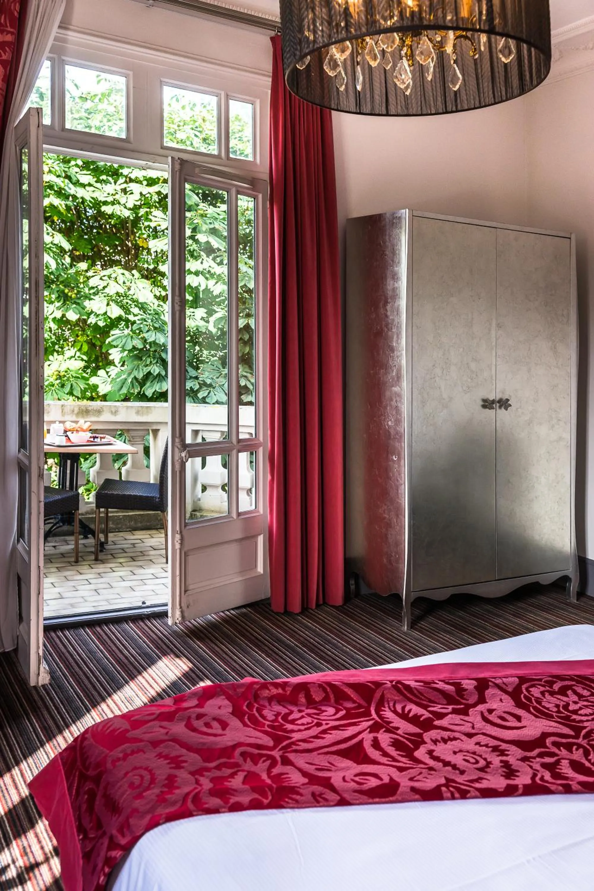 Bedroom, Bed in Villa 81