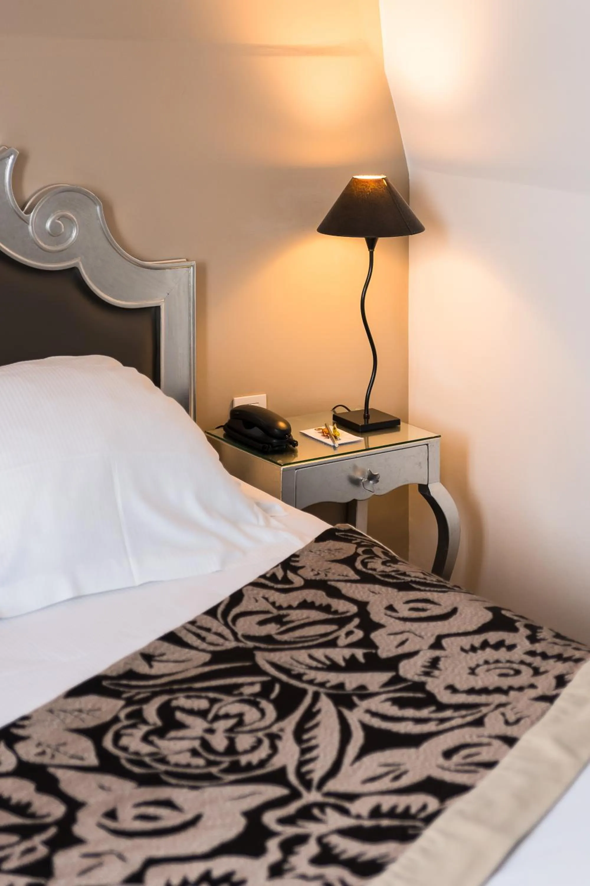 Bedroom, Bed in Villa 81