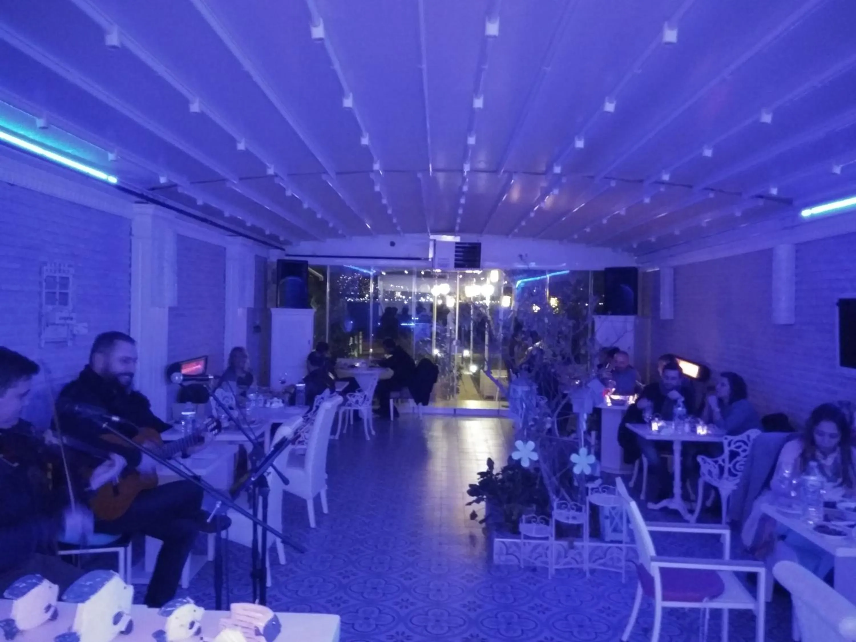 Evening entertainment in Büyükada Port Hotel