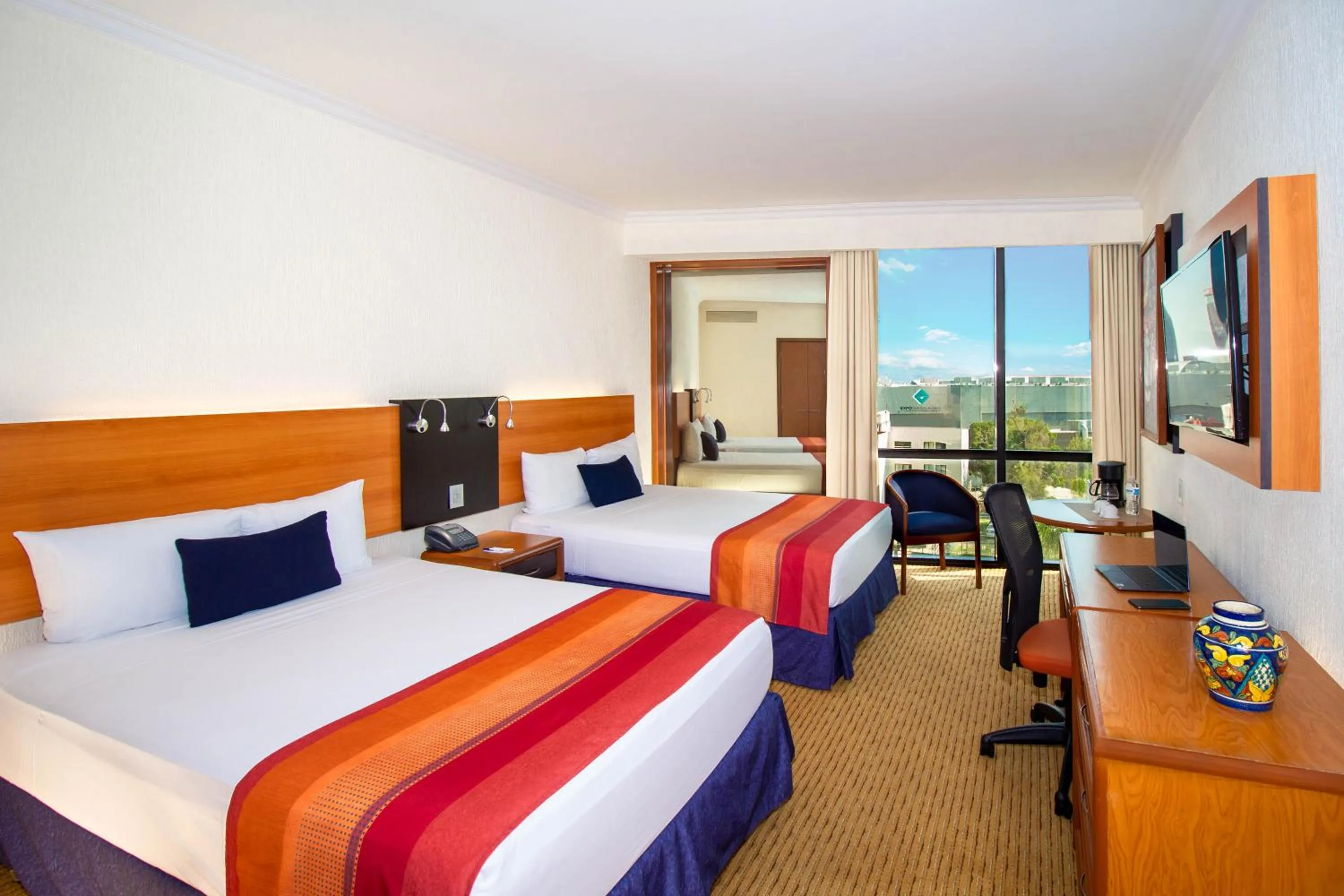 Coffee/tea facilities, Bed in Hotel Guadalajara Plaza Expo