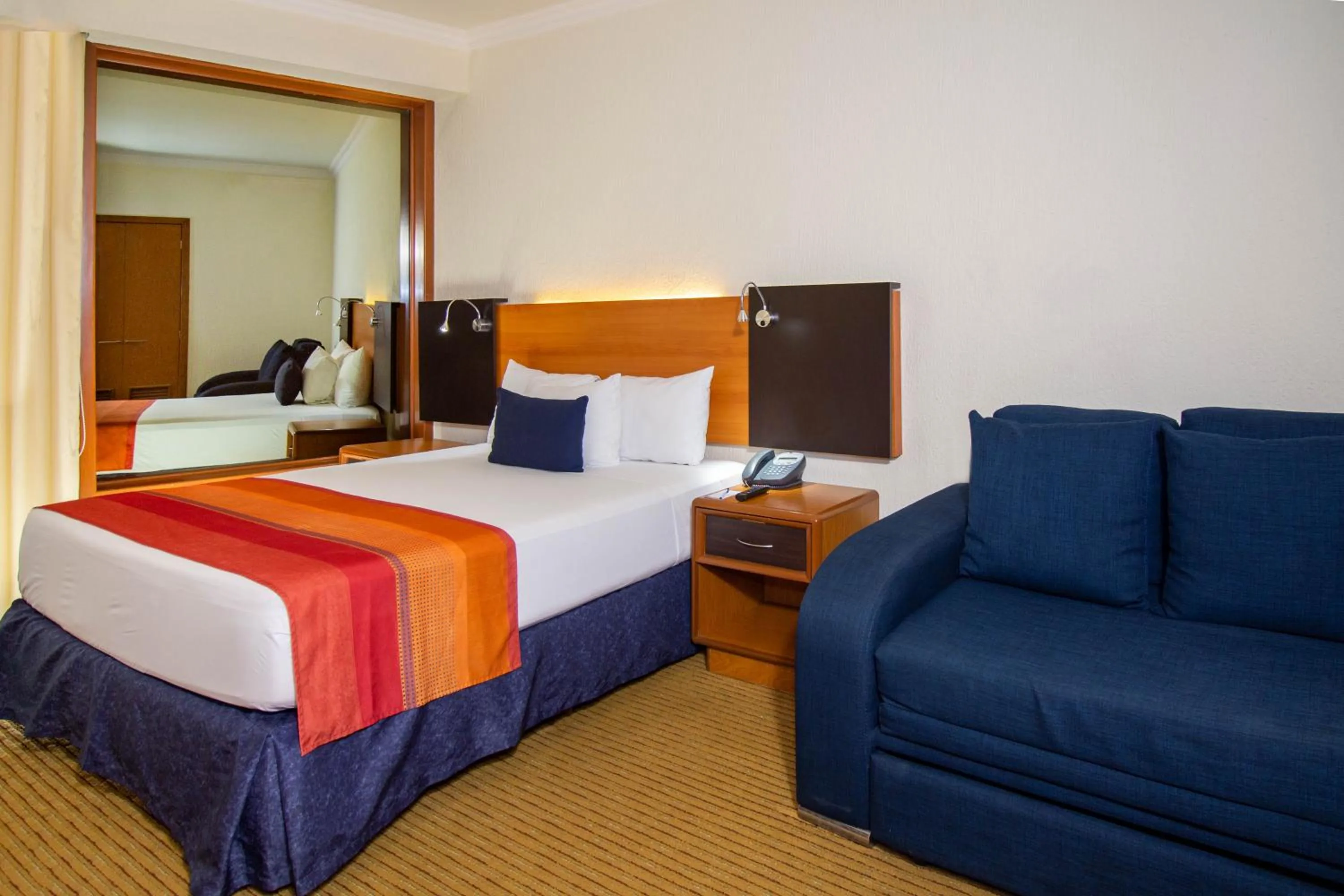 City view, Bed in Hotel Guadalajara Plaza Expo