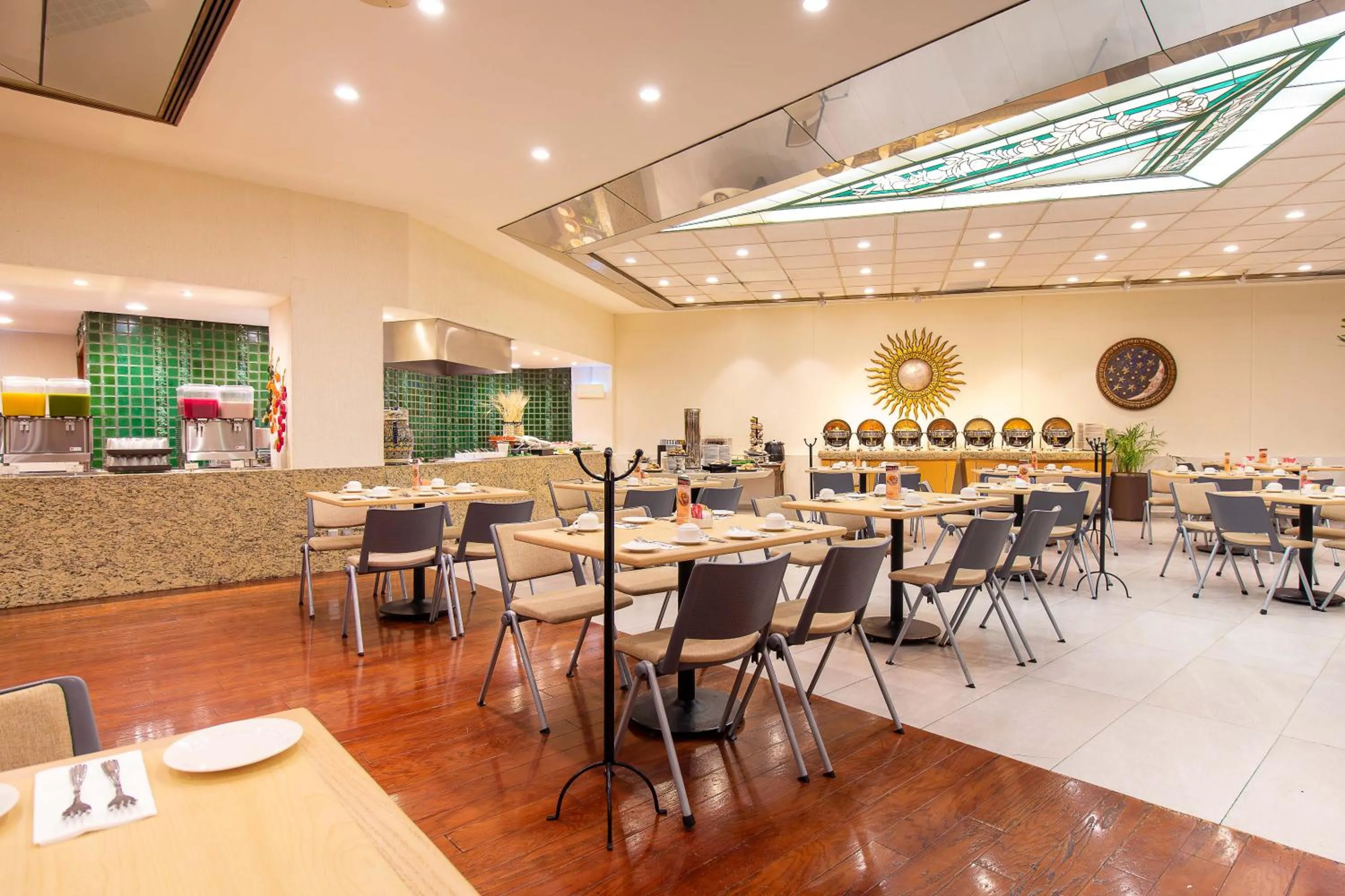 Restaurant/places to eat in Hotel Guadalajara Plaza Expo