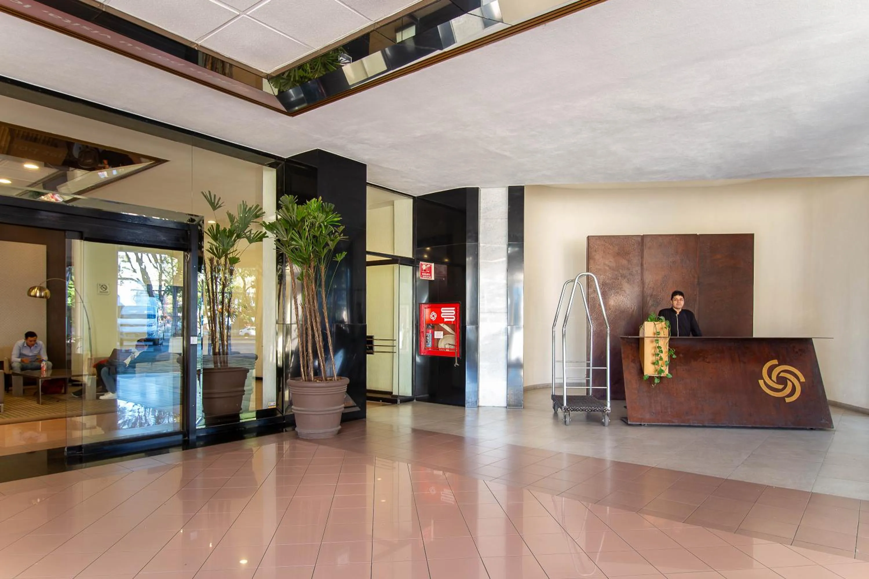 Facade/entrance in Hotel Guadalajara Plaza Expo