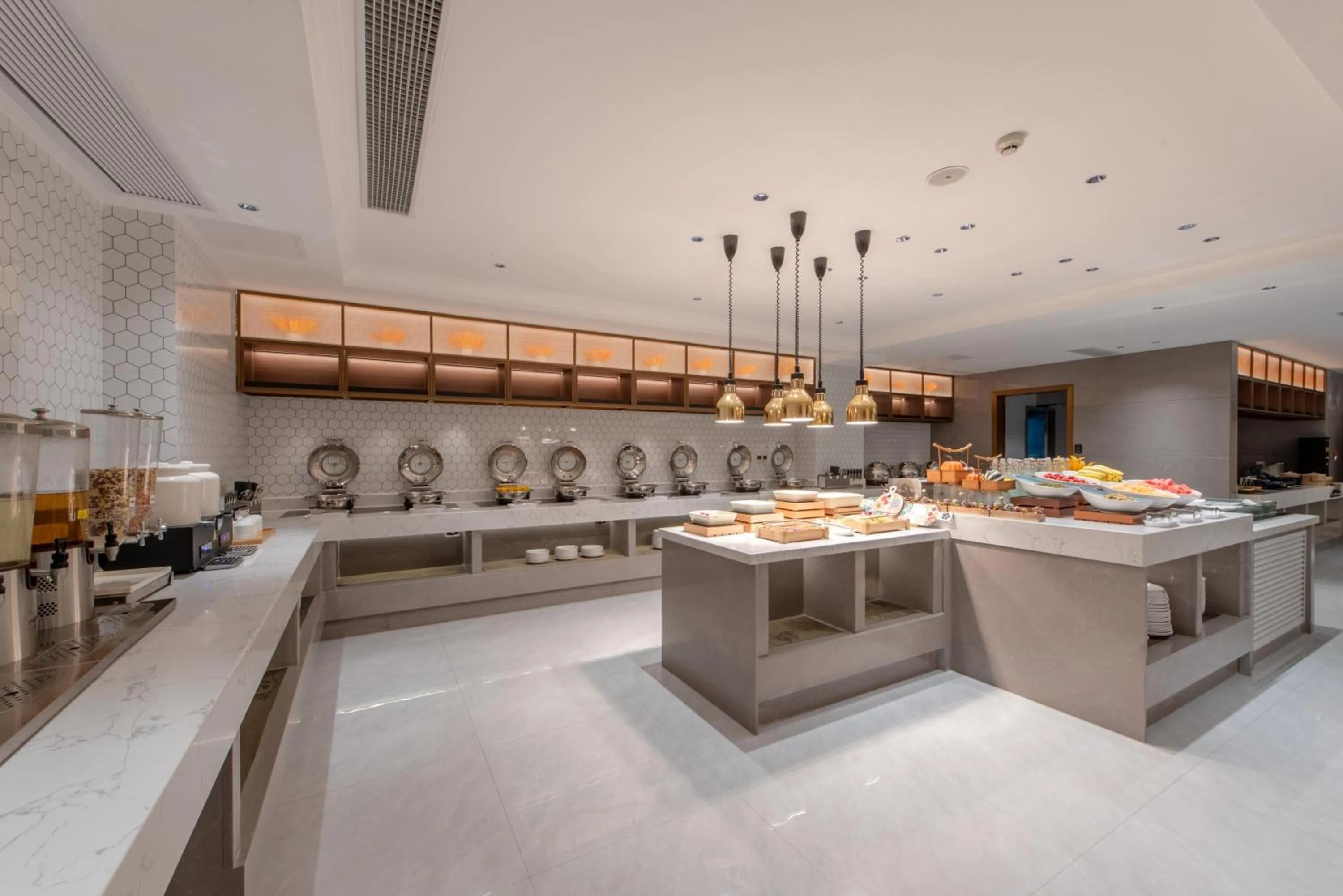 Buffet breakfast in Vienna International Hotel Guangzhou Baiyun International Conference Center