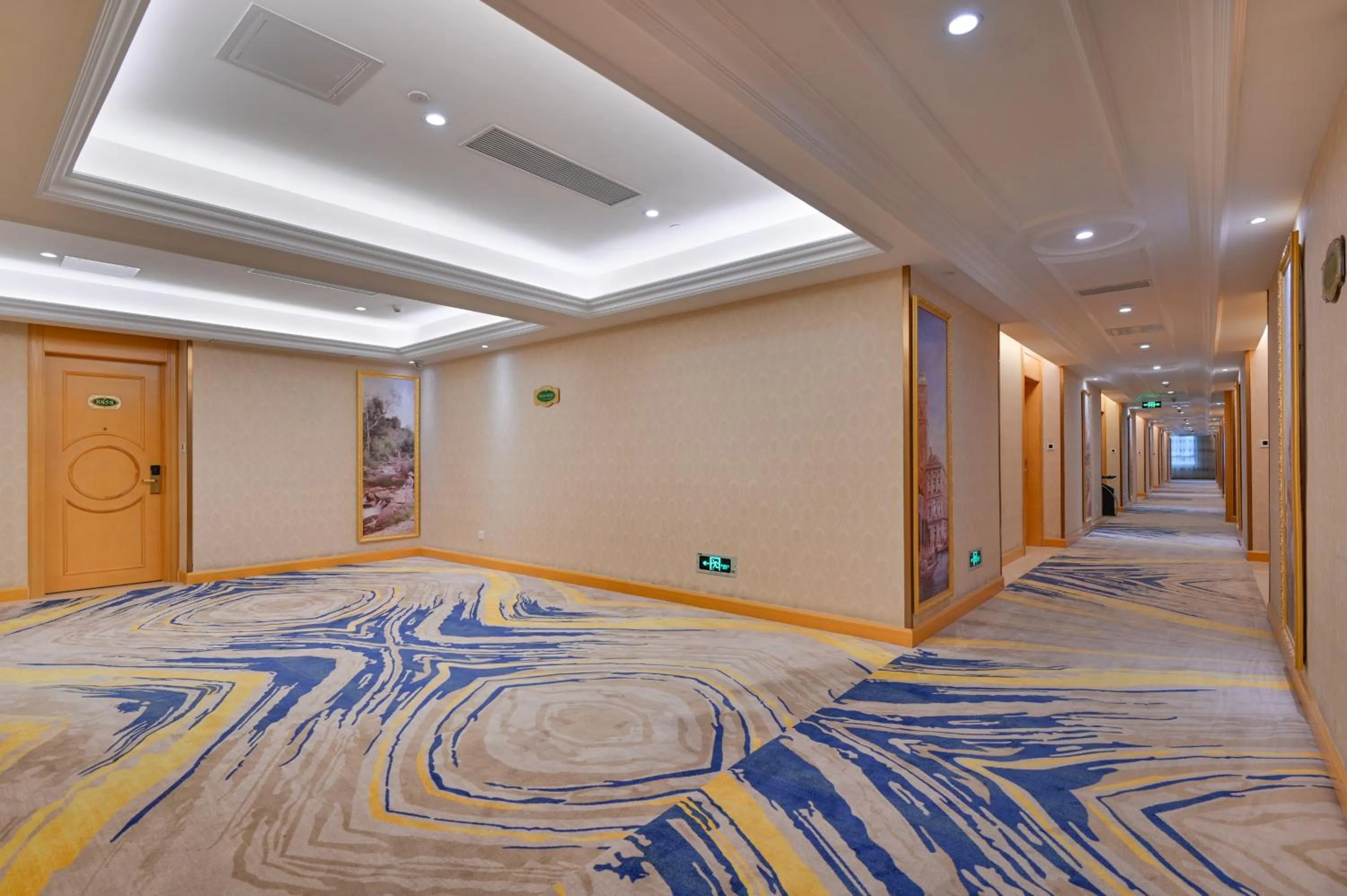 Lobby or reception in Vienna International Hotel Guangzhou Baiyun International Conference Center