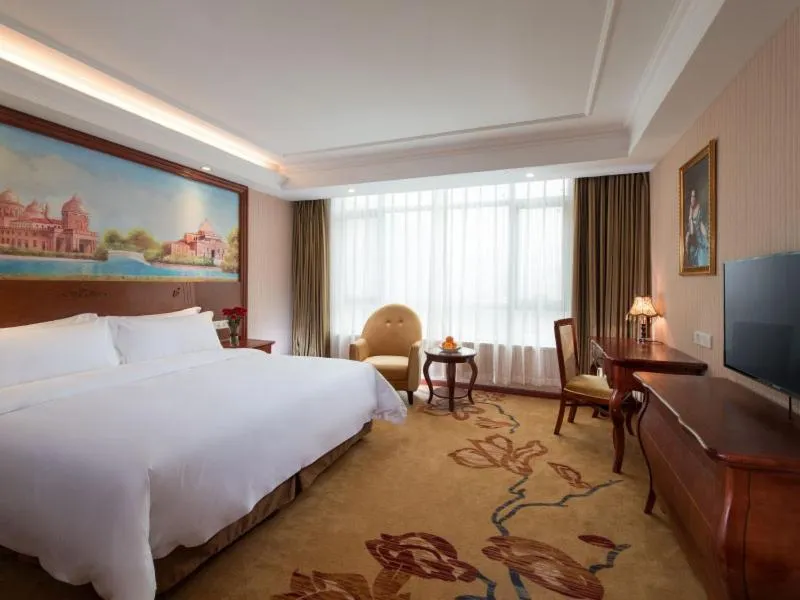 Bed in Vienna Hotel Puning South Huancheng Road High-Speed Train Station