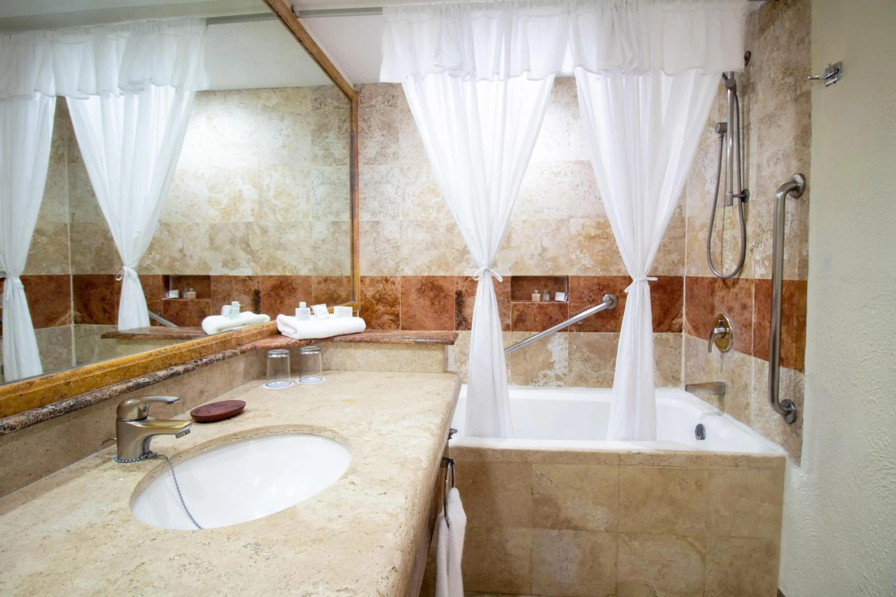 Toilet in Plaza Pelicanos Grand Beach Resort All Inclusive