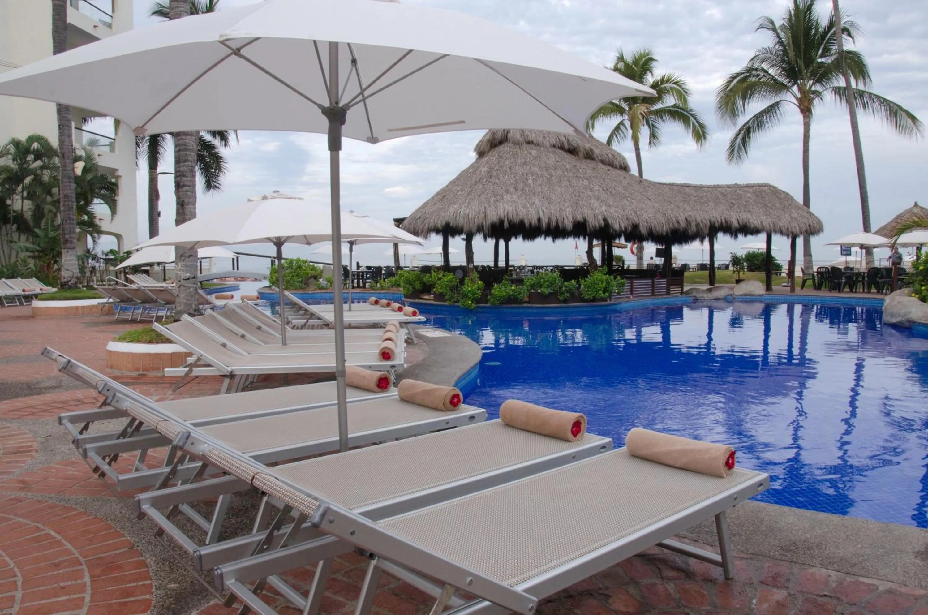 Swimming pool in Plaza Pelicanos Grand Beach Resort All Inclusive