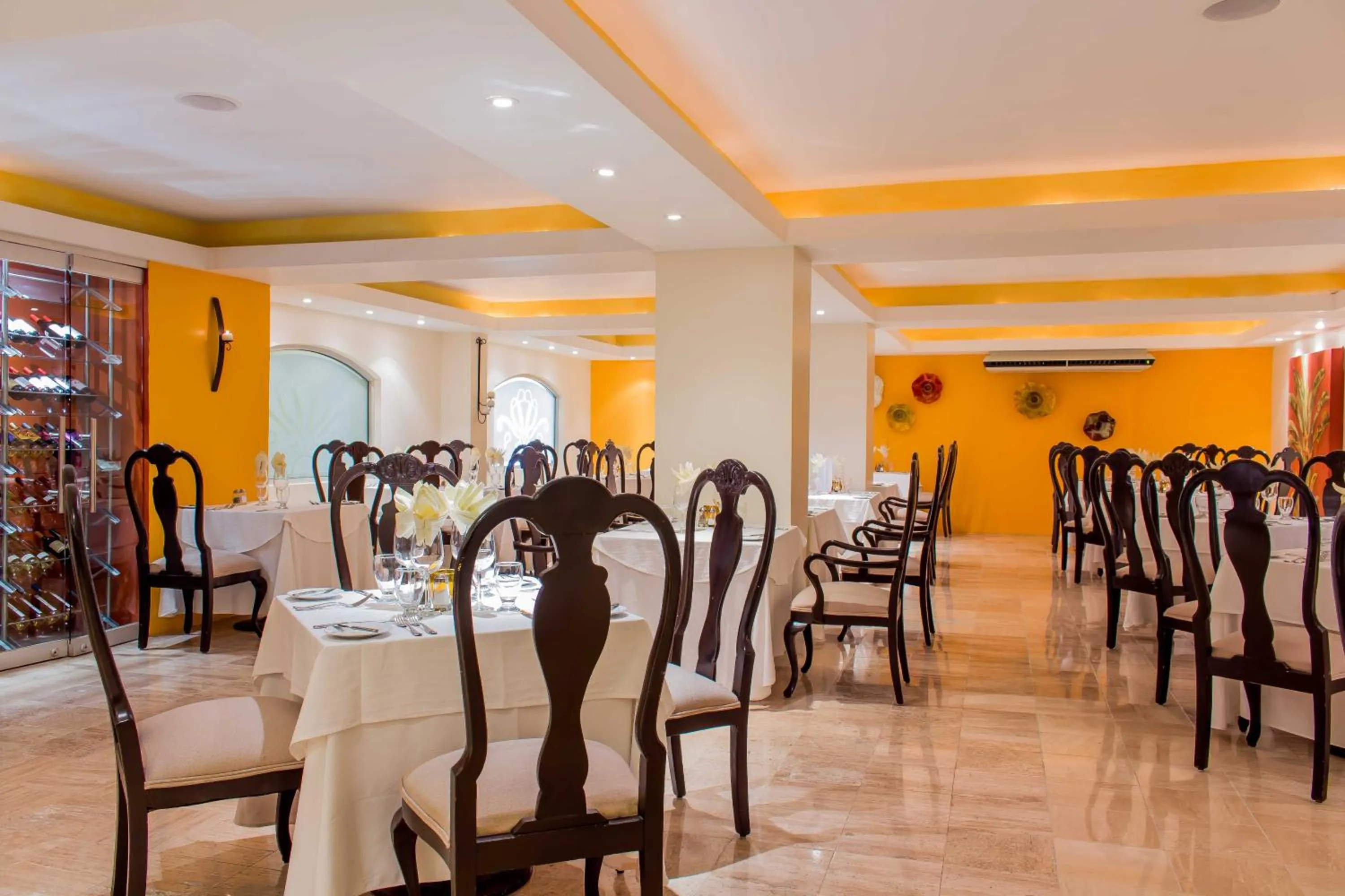 Restaurant/places to eat in Plaza Pelicanos Grand Beach Resort All Inclusive