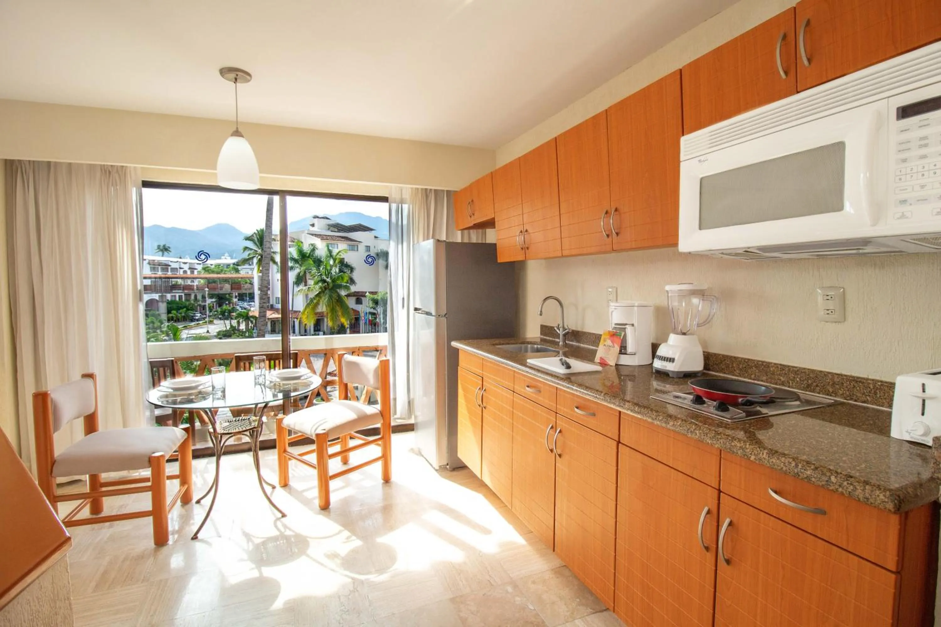 Kitchen or kitchenette in Plaza Pelicanos Grand Beach Resort All Inclusive