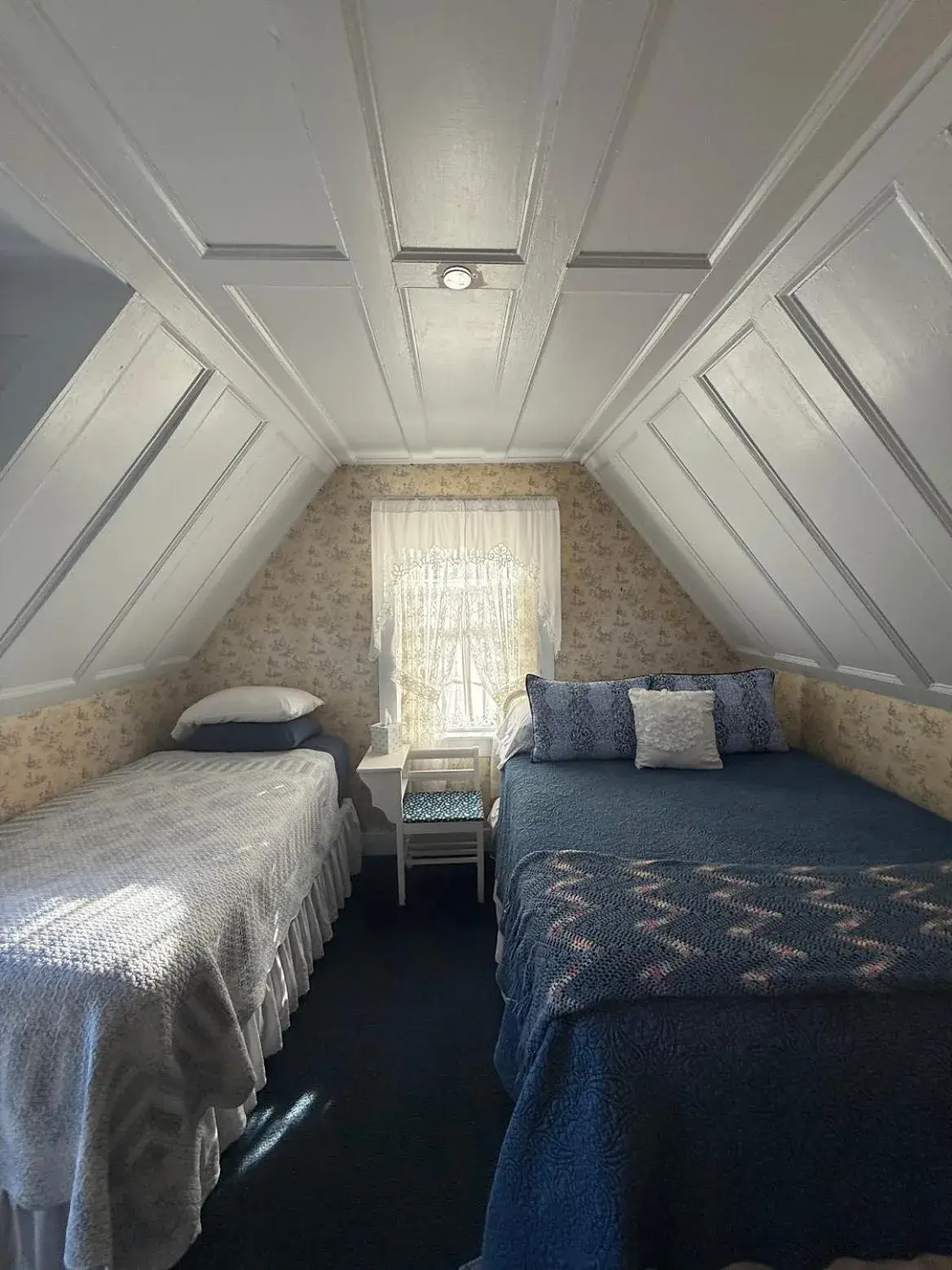 Deluxe Double Room with Balcony in Shaw House Inn Deluxe Double Room with Balcony in Shaw House Inn