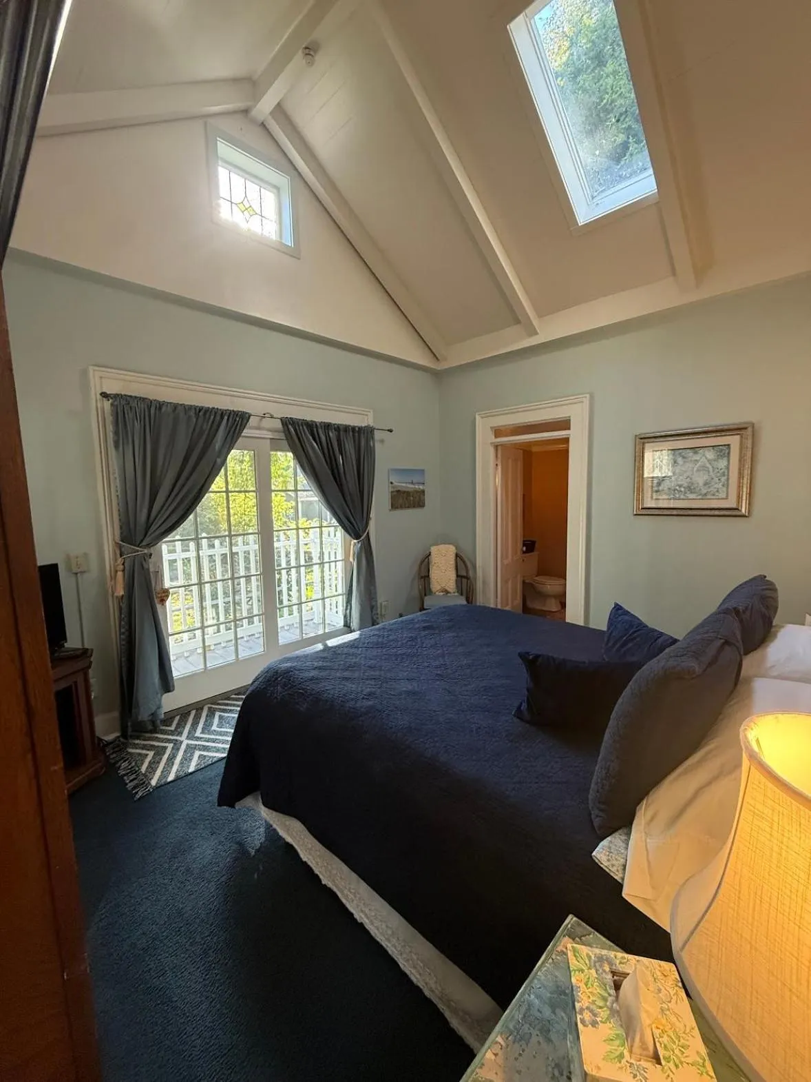 Bed in Shaw House Inn