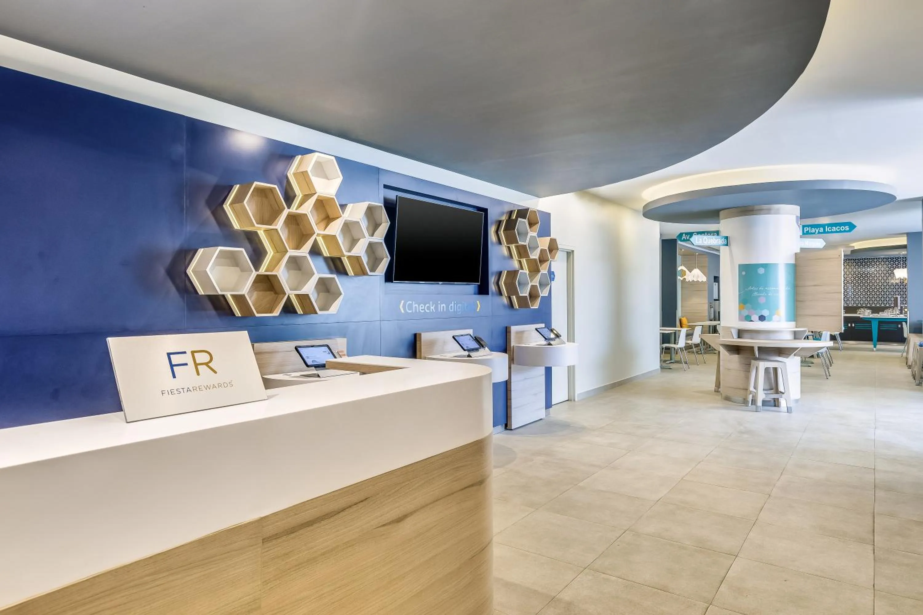 TV and multimedia in One Acapulco Costera