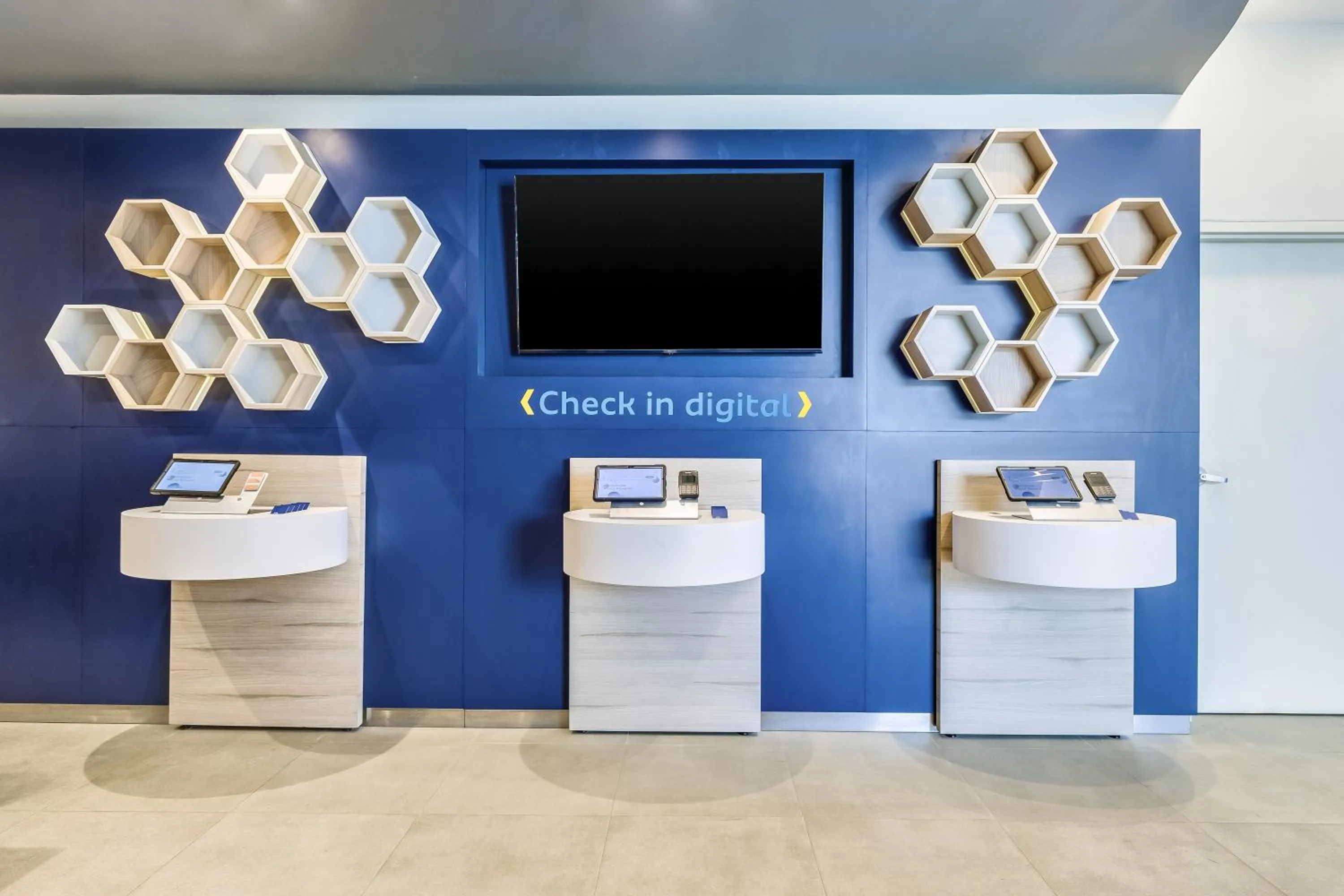 TV and multimedia in One Acapulco Costera