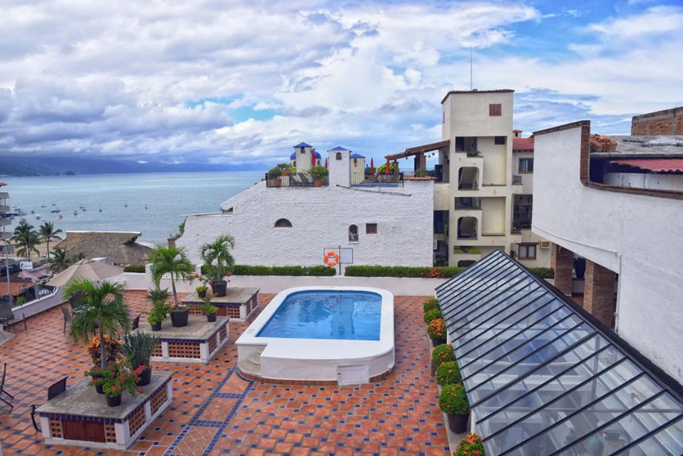 Swimming pool in Hotel Eloisa