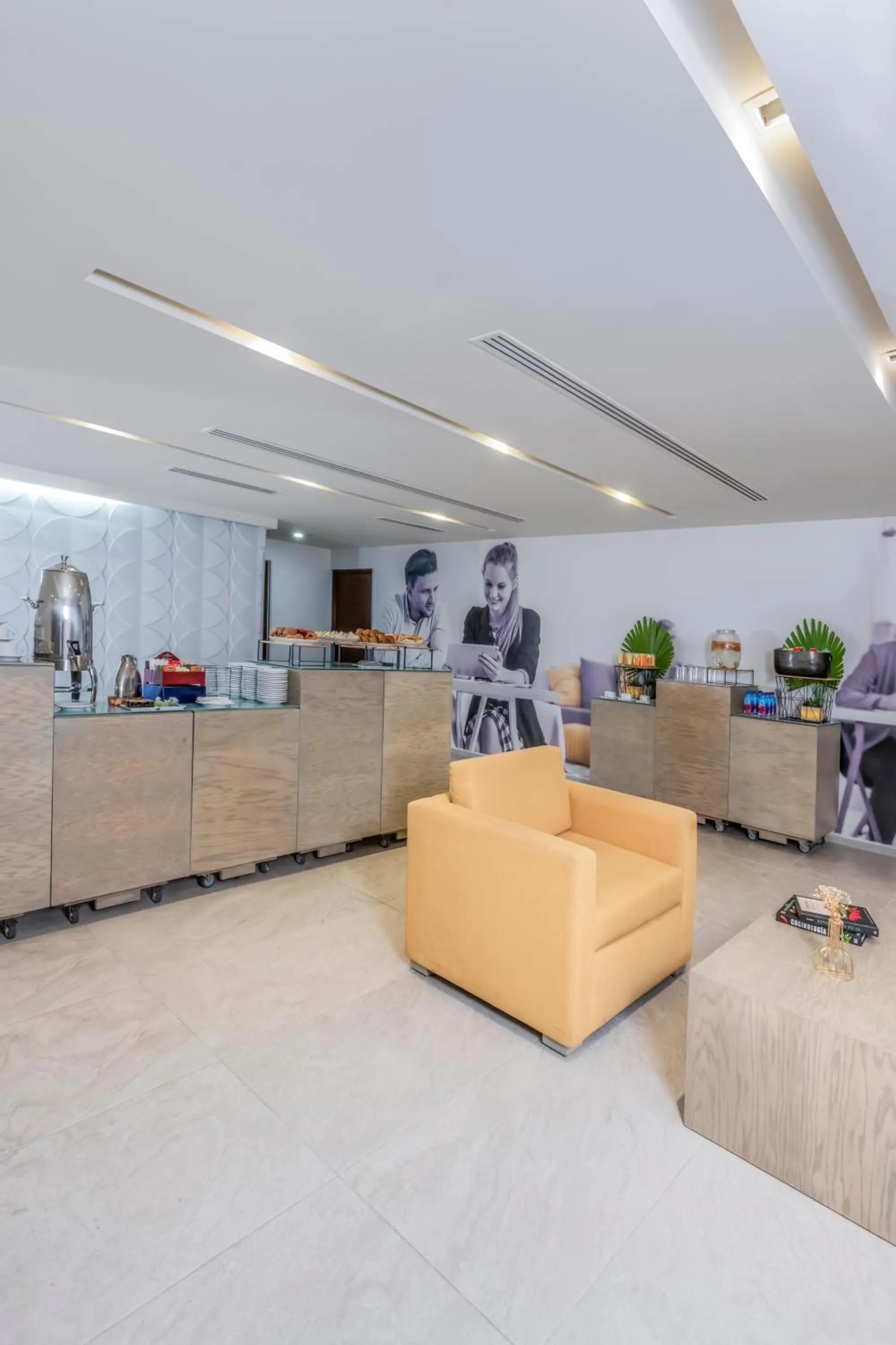 Business facilities in Krystal Urban Cancun & Beach Club