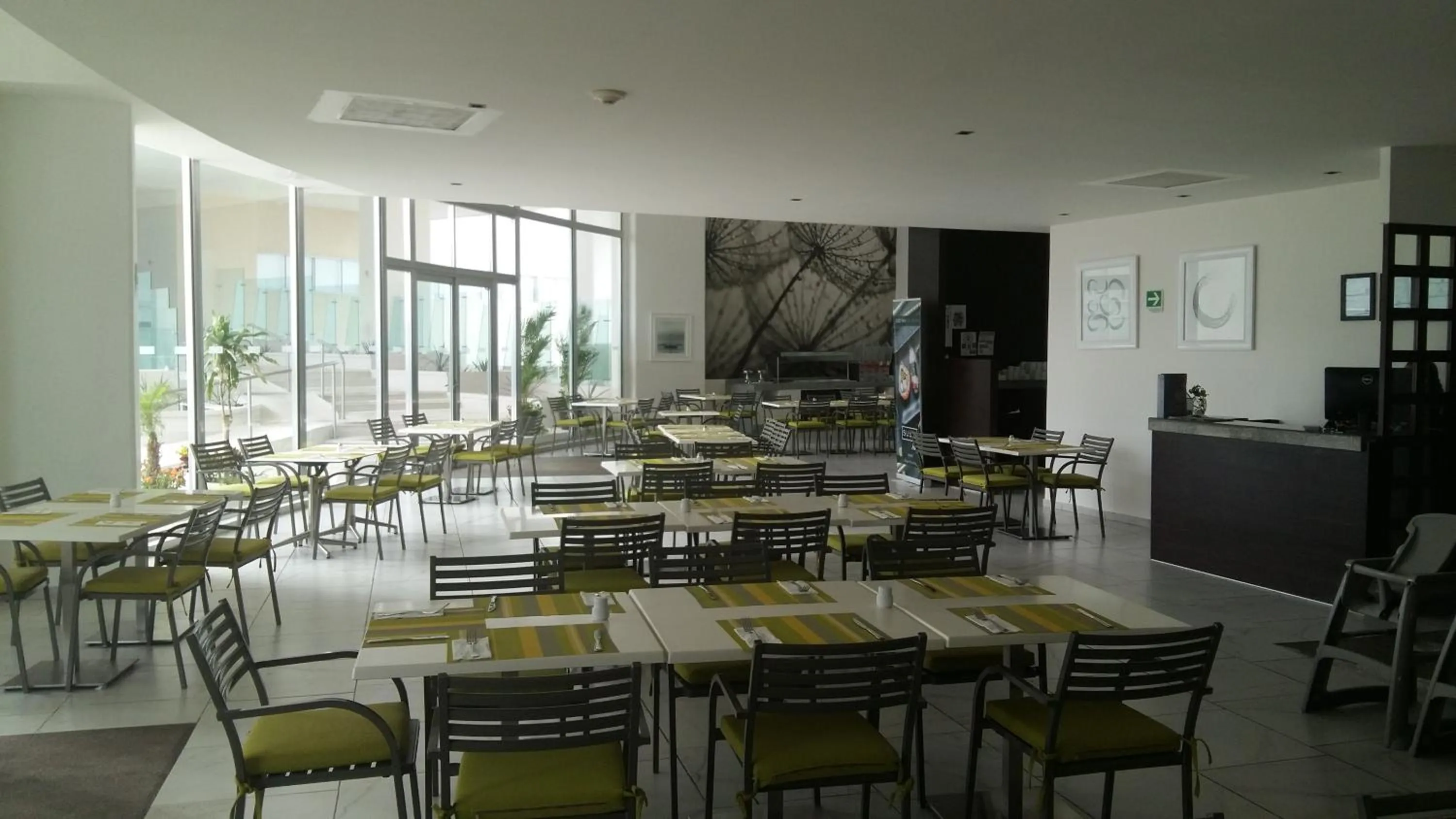 Restaurant/places to eat in Krystal Urban Cancun & Beach Club