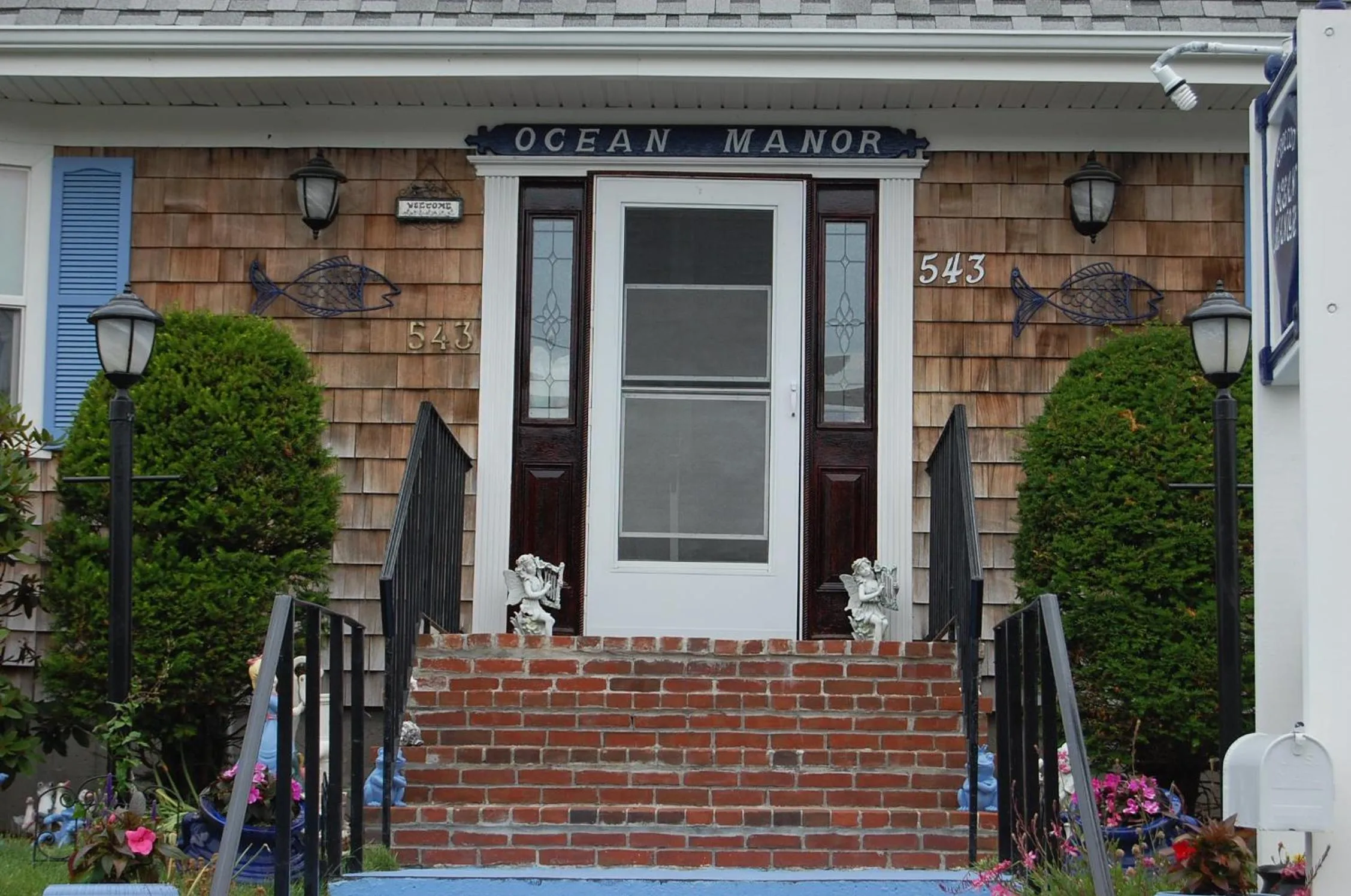 Property building in A Cape Cod Ocean Manor Inn