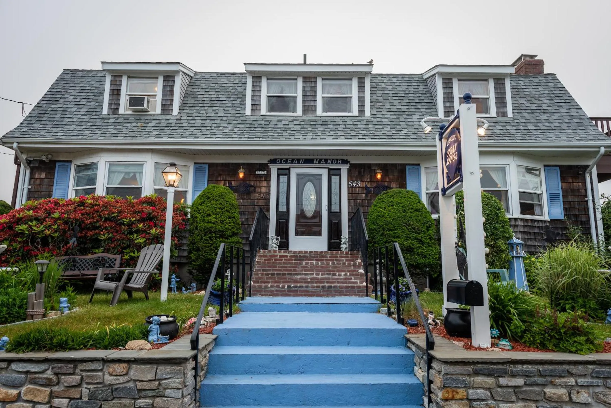 A Cape Cod Ocean Manor Inn
