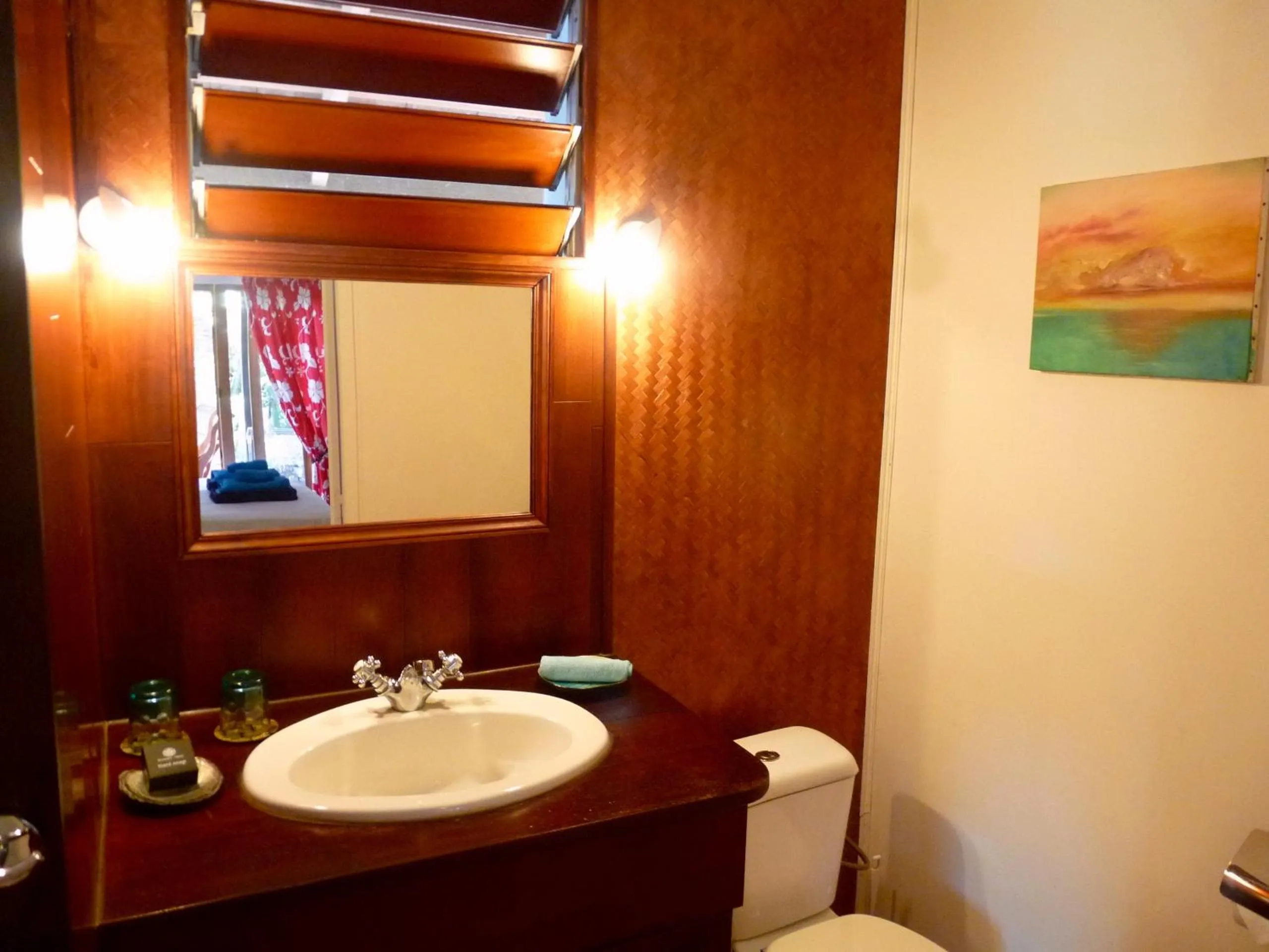 Bathroom in Poerani Moorea