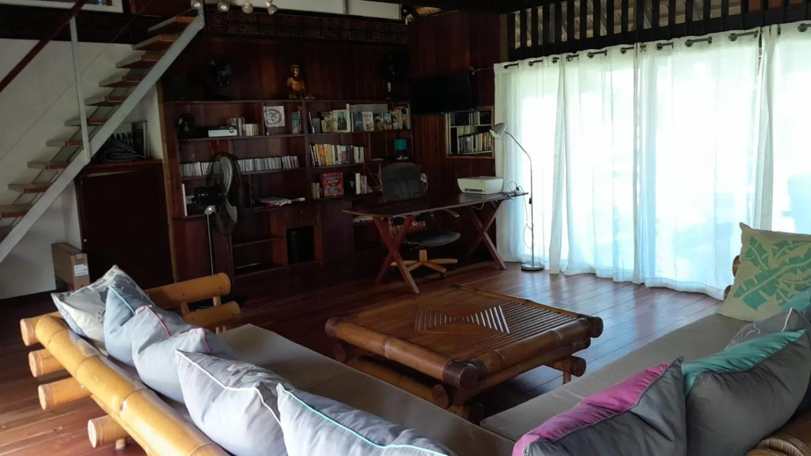 Library in Poerani Moorea