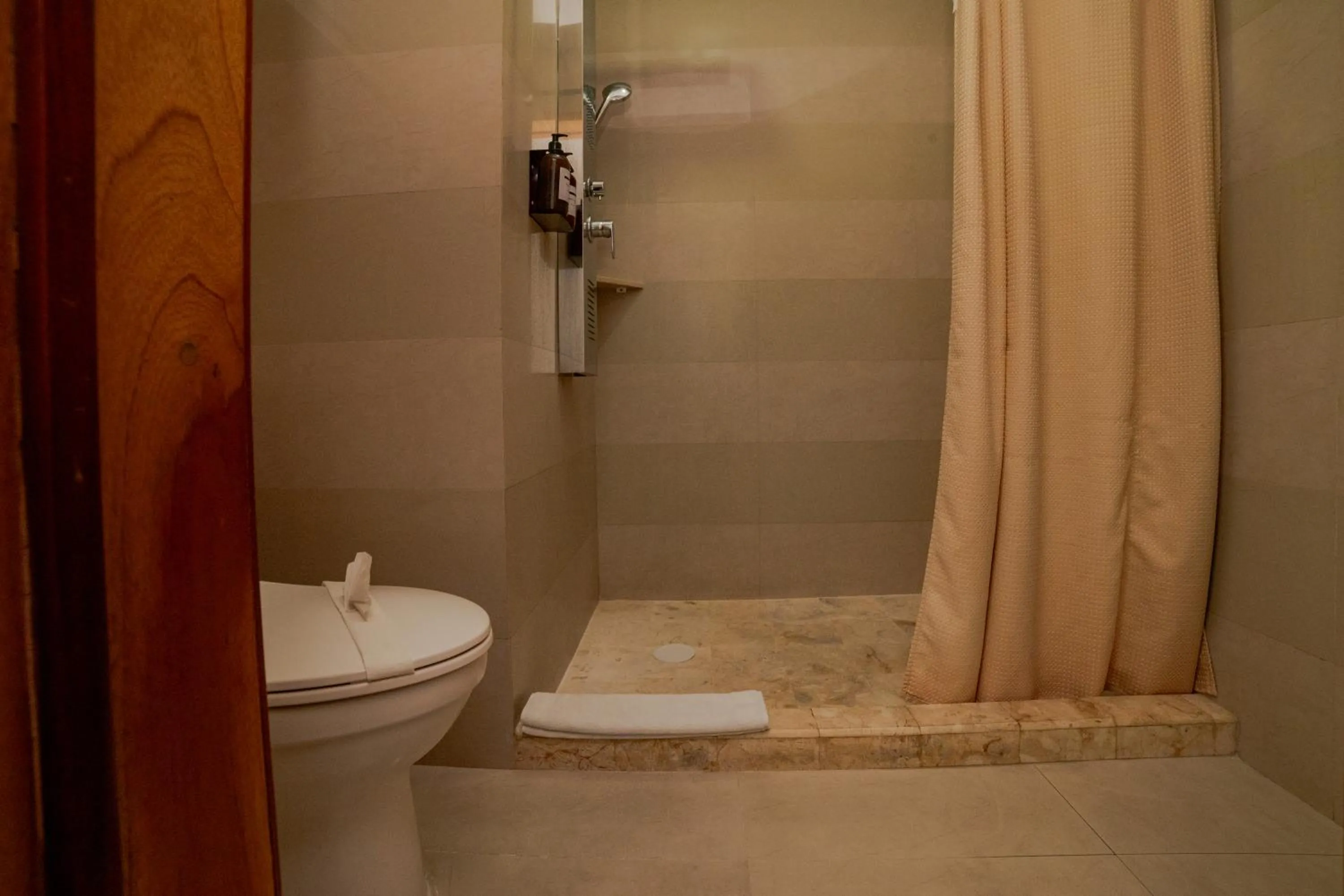 Bathroom in Hotel Bahia Chac Chi