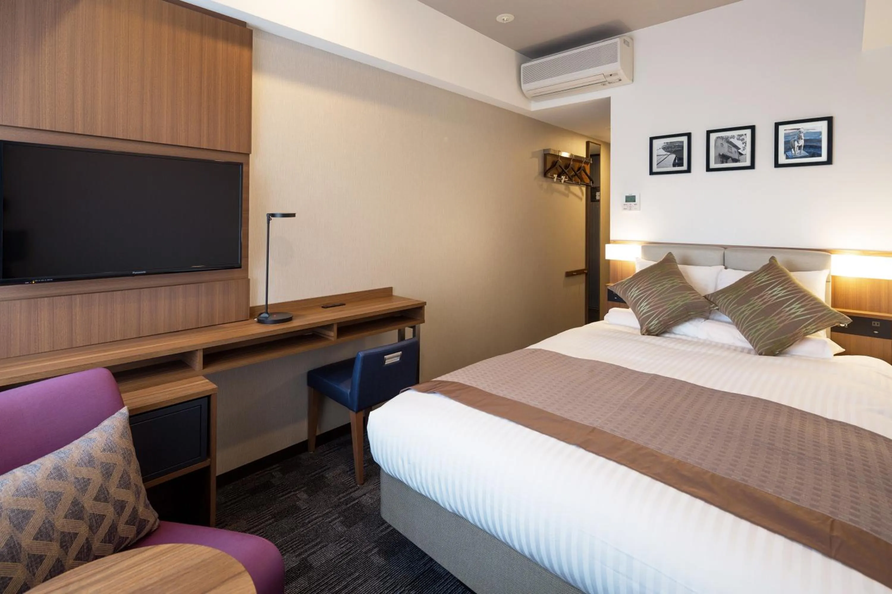 Spring, Bed in HOTEL MYSTAYS Yokohama Kannai