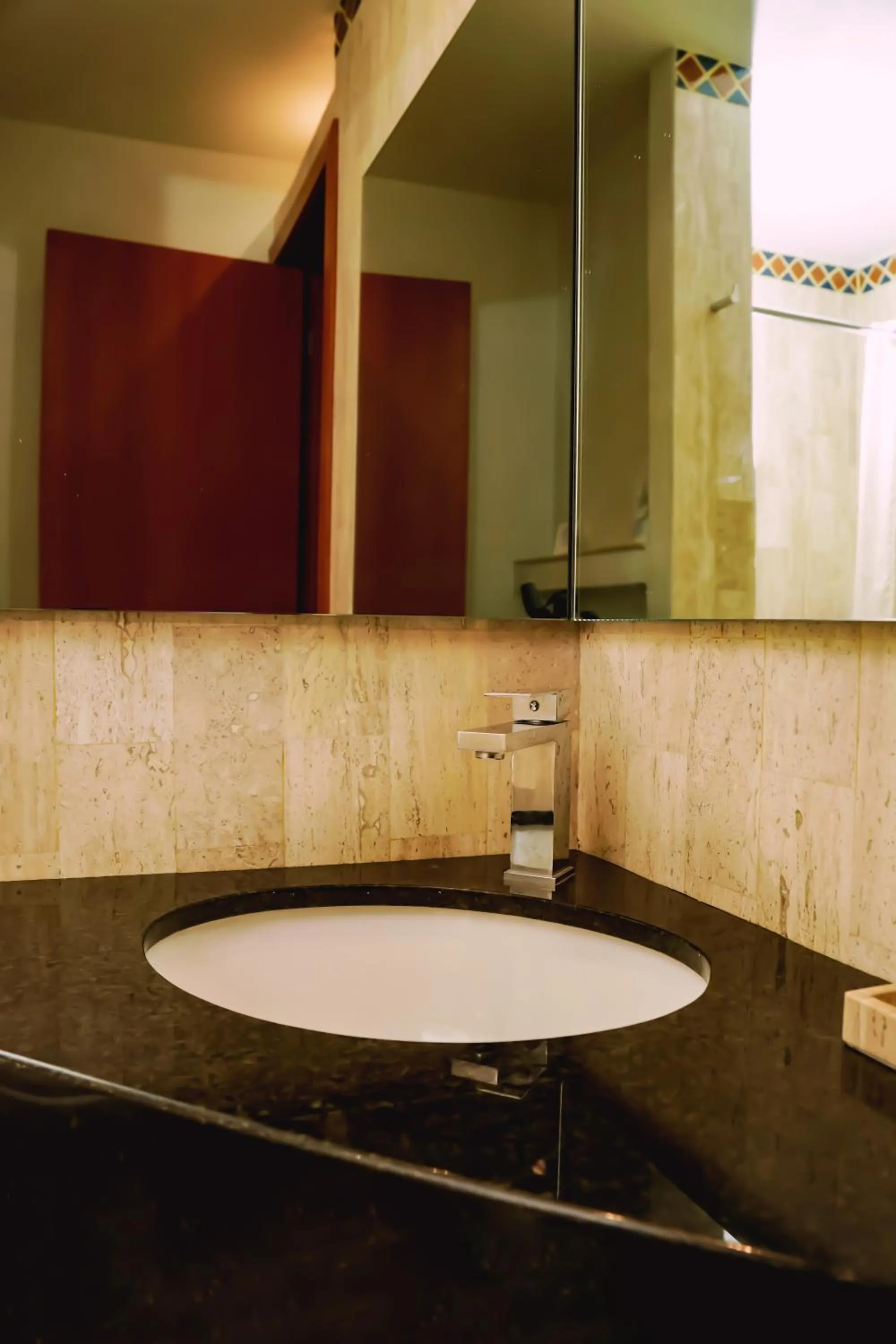 Bathroom in Hotel Arboledas Expo