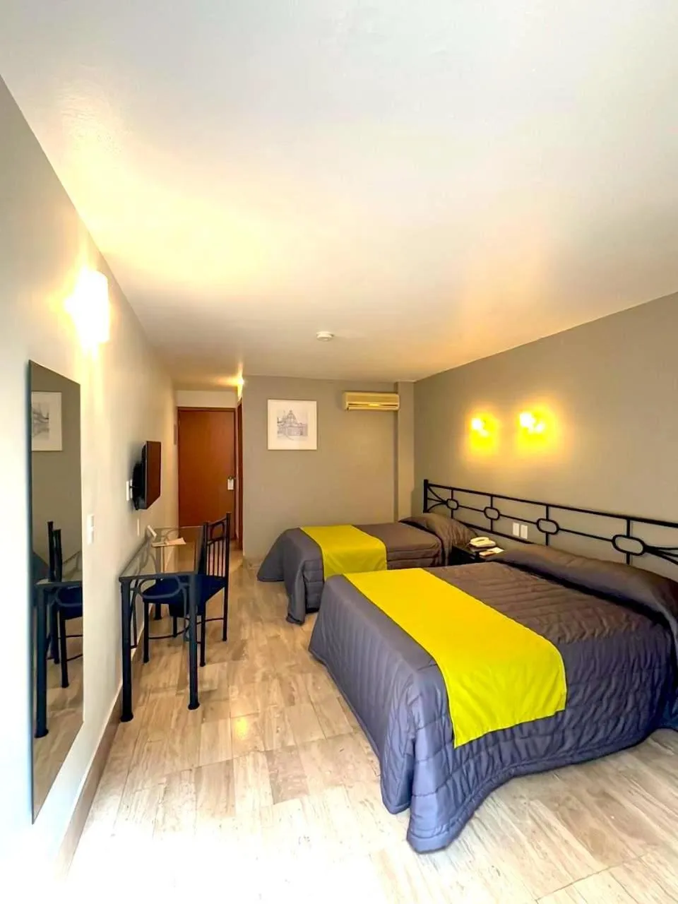 Bedroom, Bed in Hotel Arboledas Expo