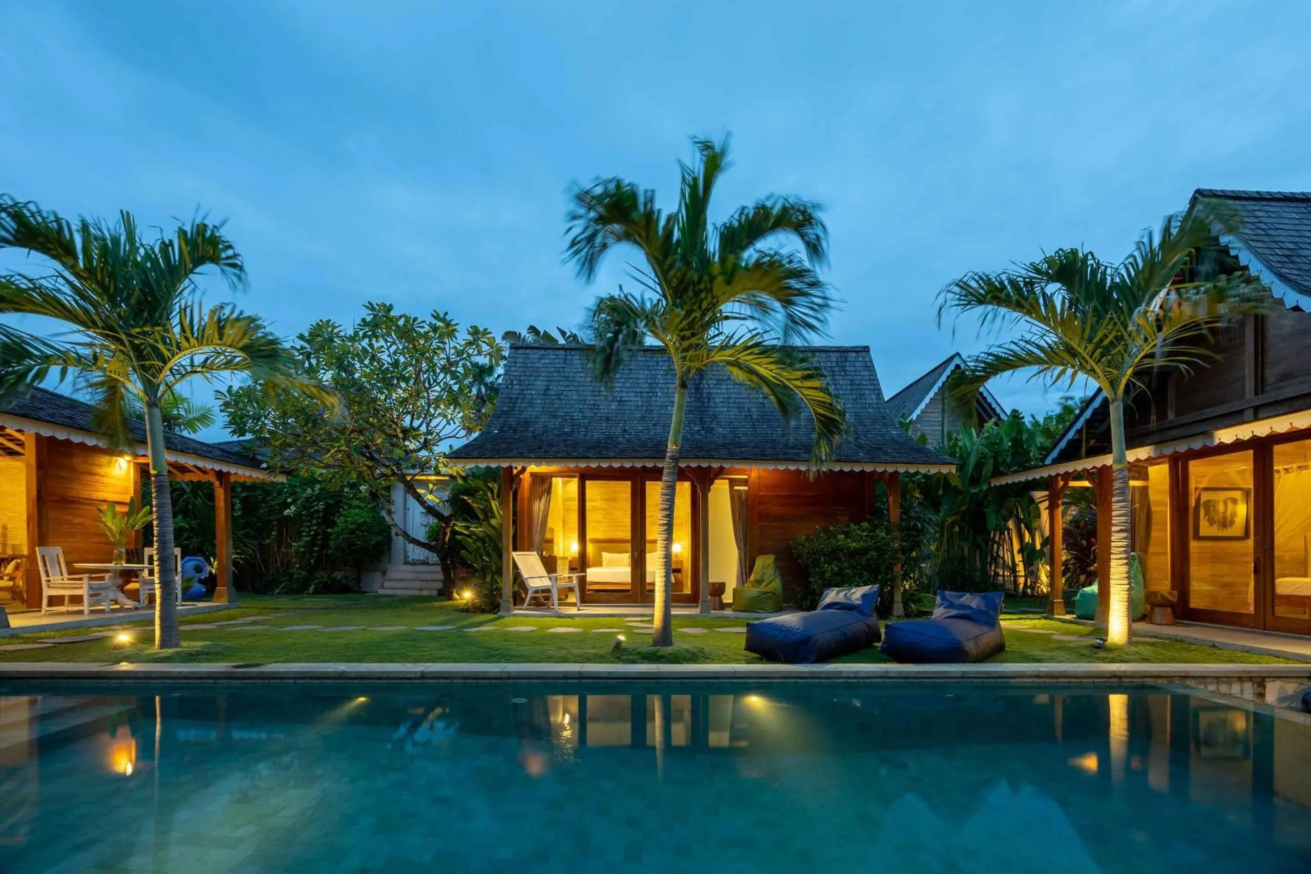 Swimming pool in Villa Du Bah - Cozy Tropical 3BR Villa 12min To Beach