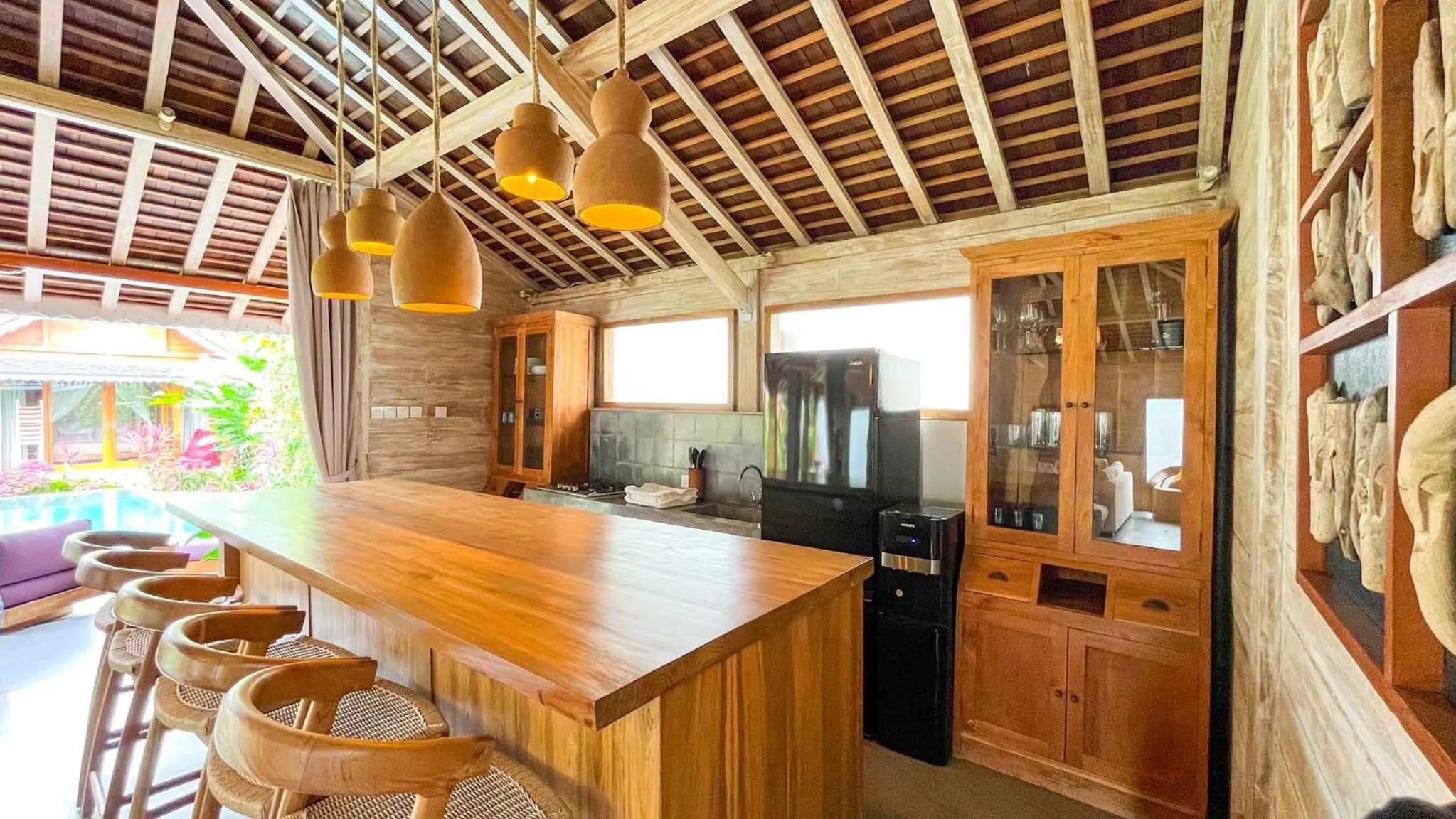 Kitchen or kitchenette in Villa Du Bah - Cozy Tropical 3BR Villa 12min To Beach