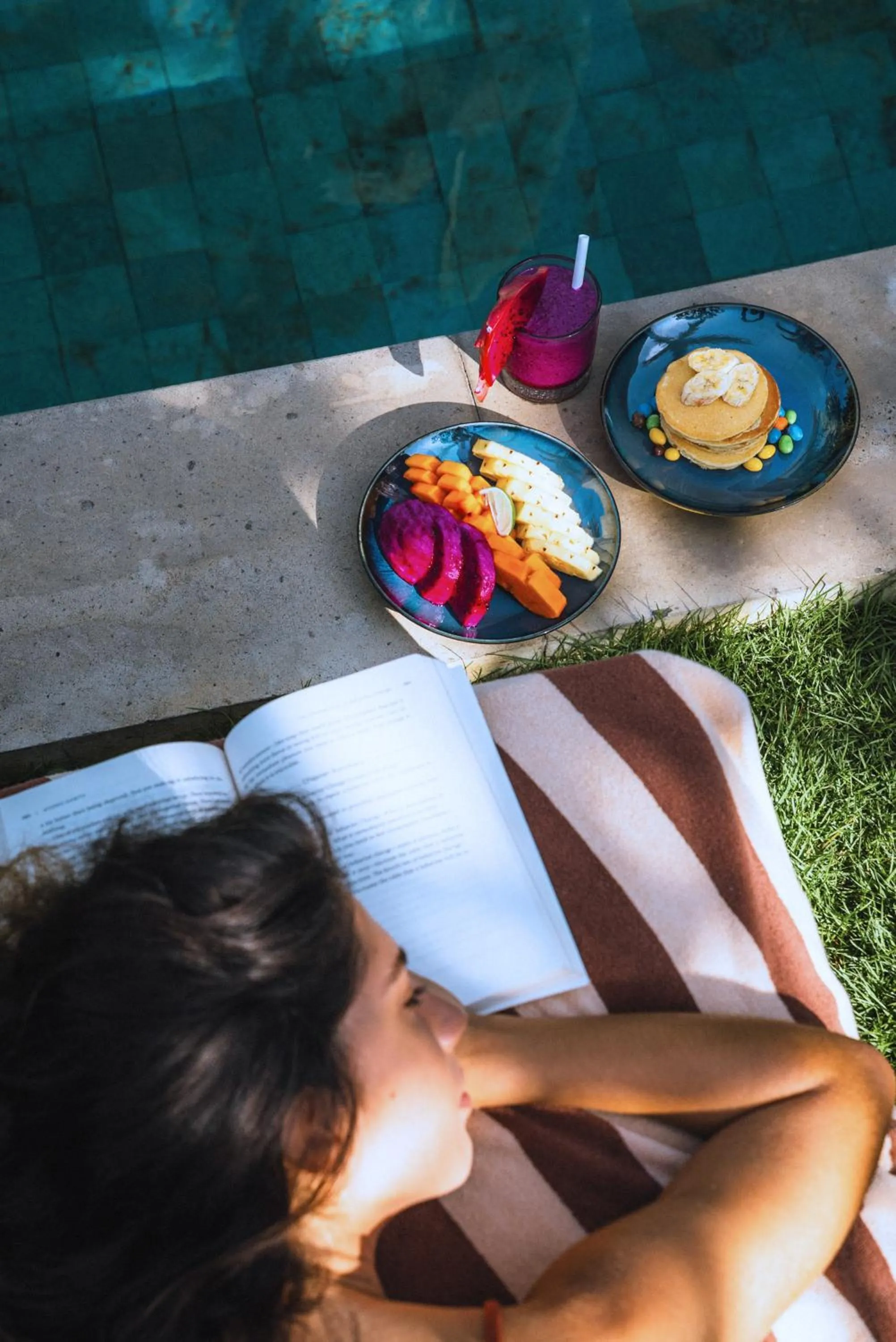 Food and drinks in Villa Du Bah - Cozy Tropical 3BR Villa 12min To Beach