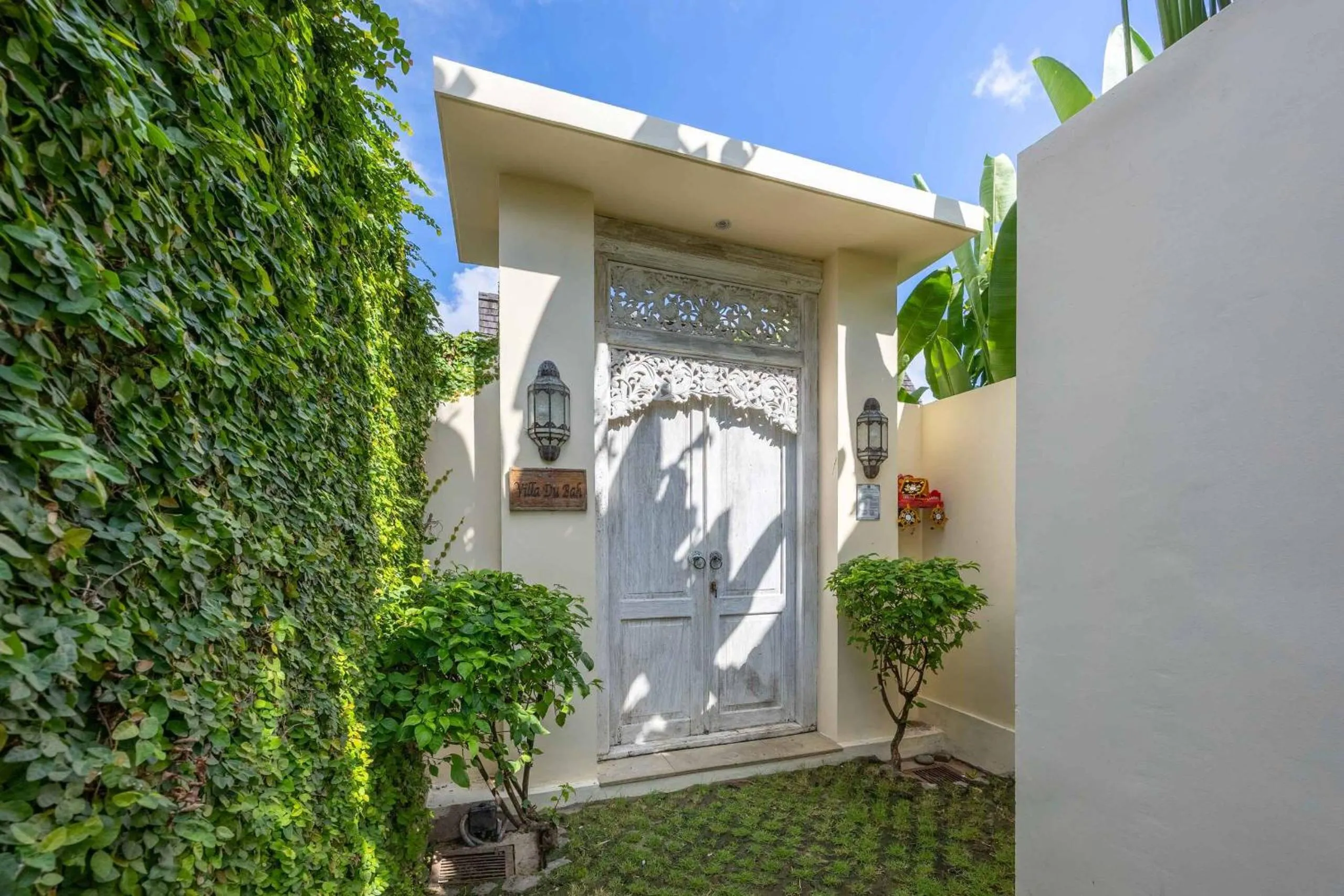 Facade/entrance in Villa Du Bah - Cozy Tropical 3BR Villa 12min To Beach