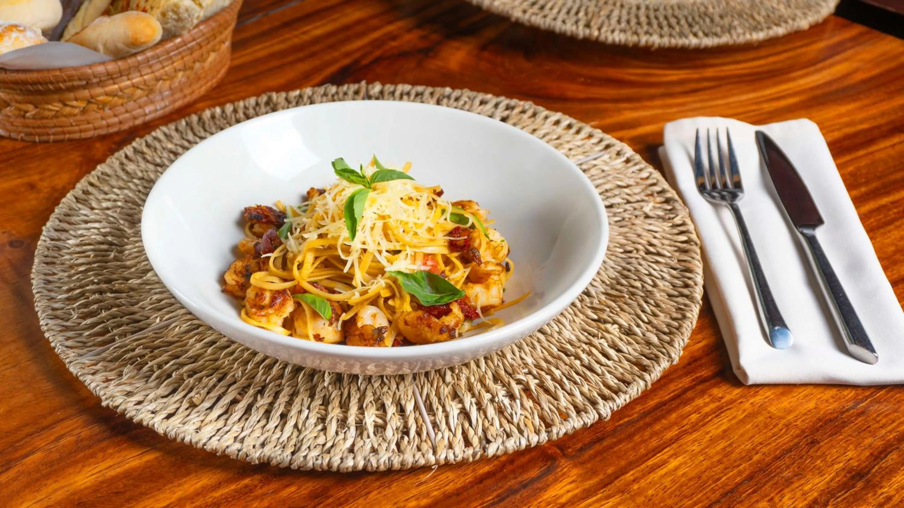 Restaurant/places to eat in NH Collection Mexico City Airport T2