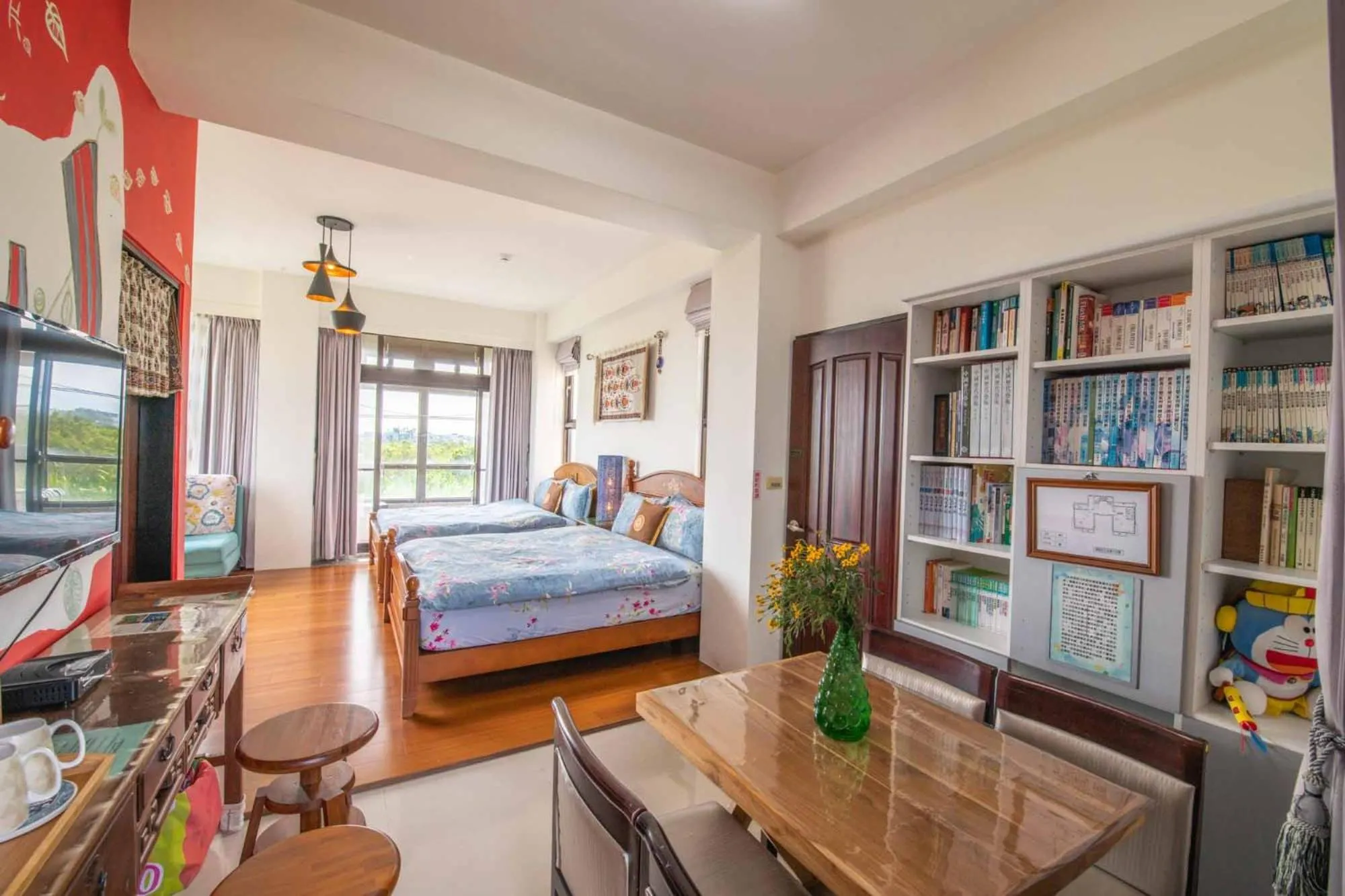 Photo of the whole room, Bed in My Sweetie B&B