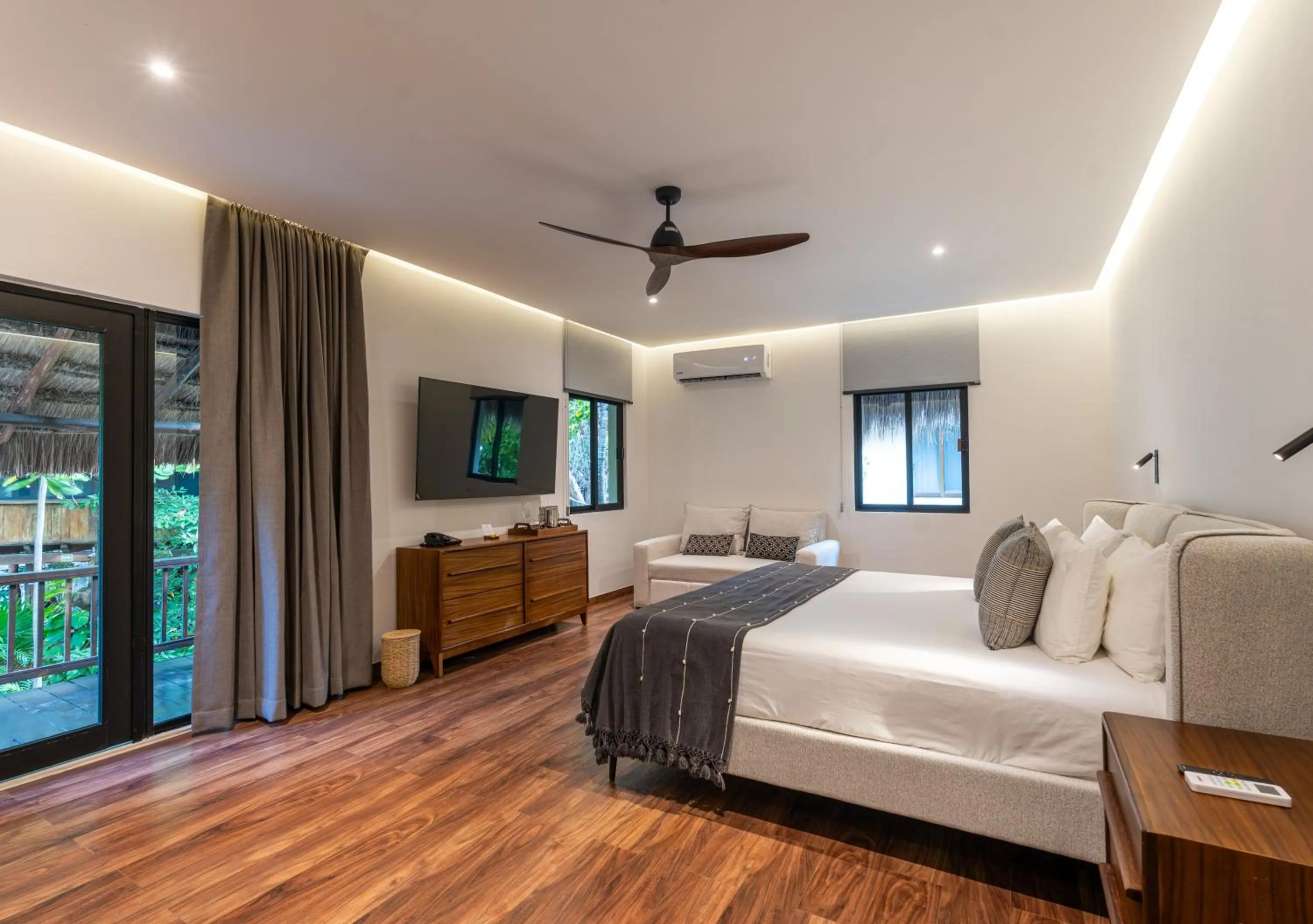 Photo of the whole room, Bed in Na Balam Hotel