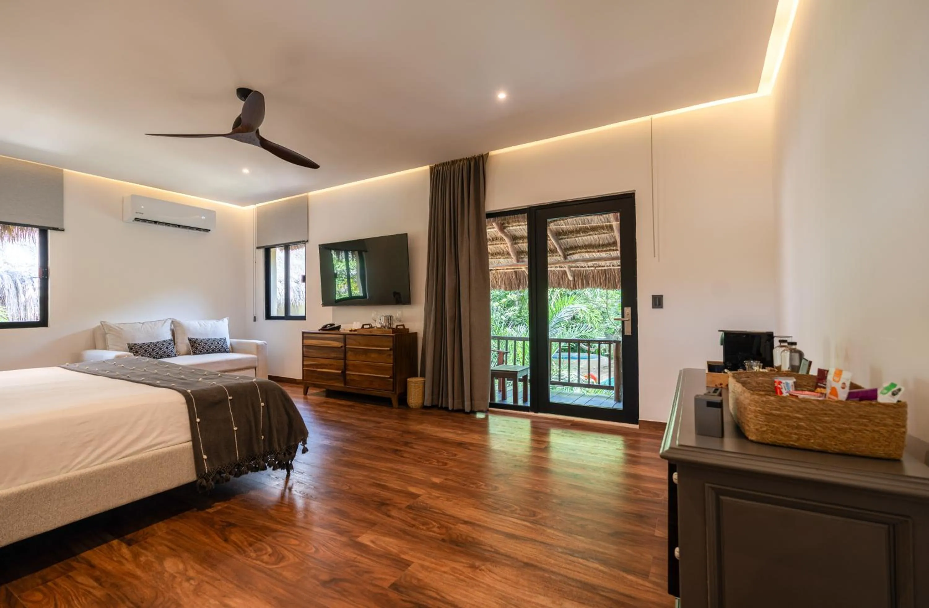 Bedroom, Bed in Na Balam Hotel