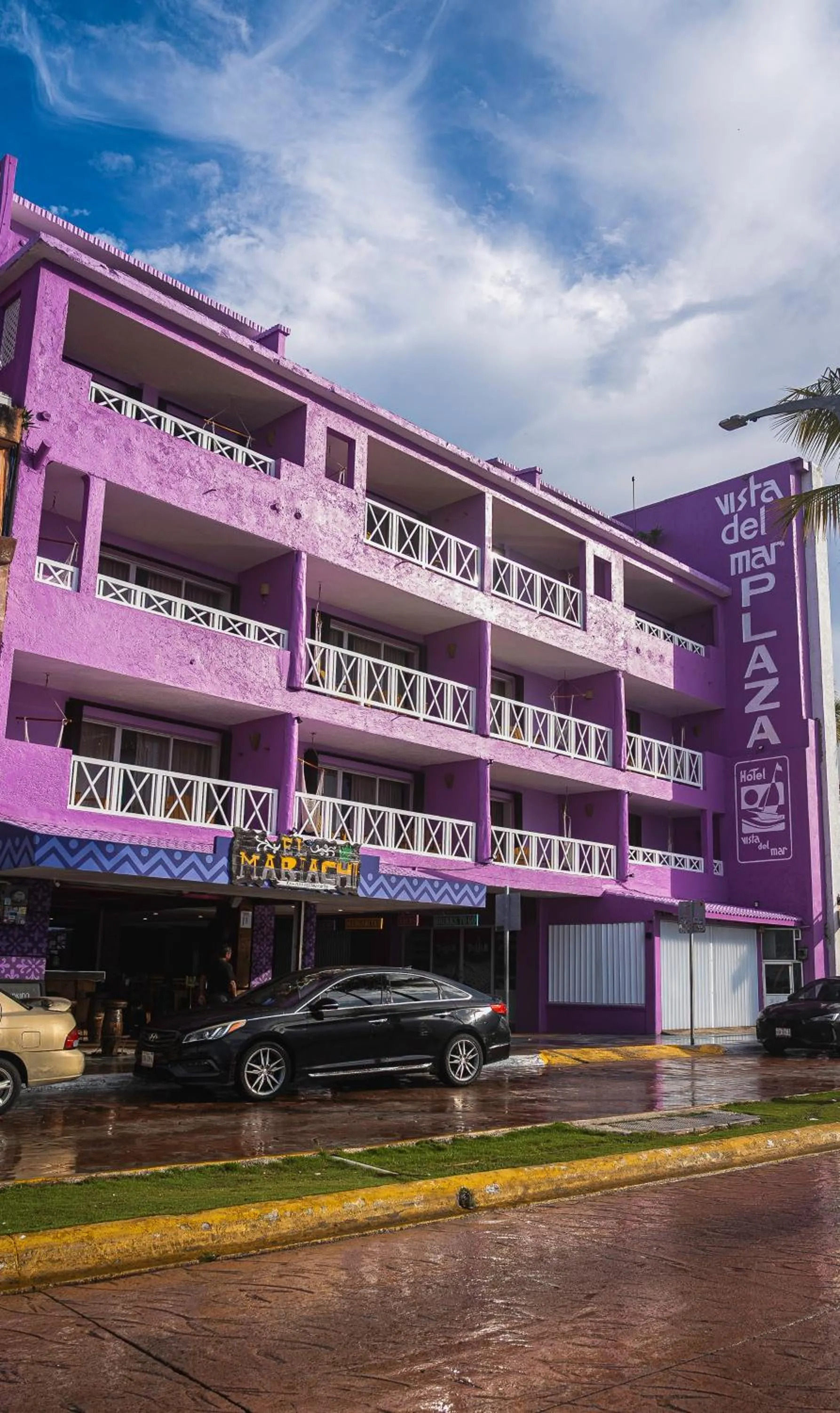 Property building in Hotel Vista del Mar with Beach Club access included