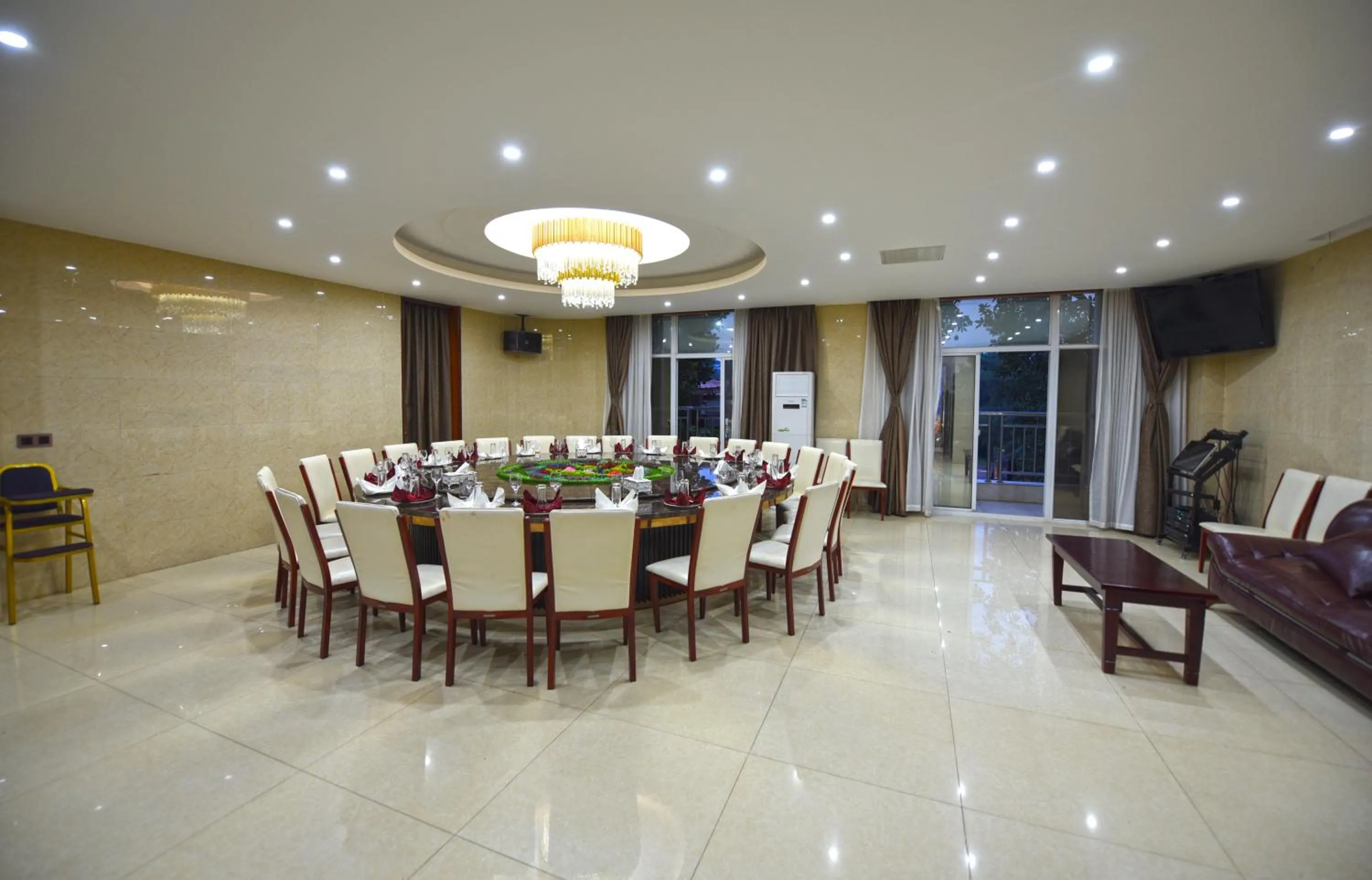 Restaurant/places to eat in Kololo Courts Hotel and Restaurant Kampala