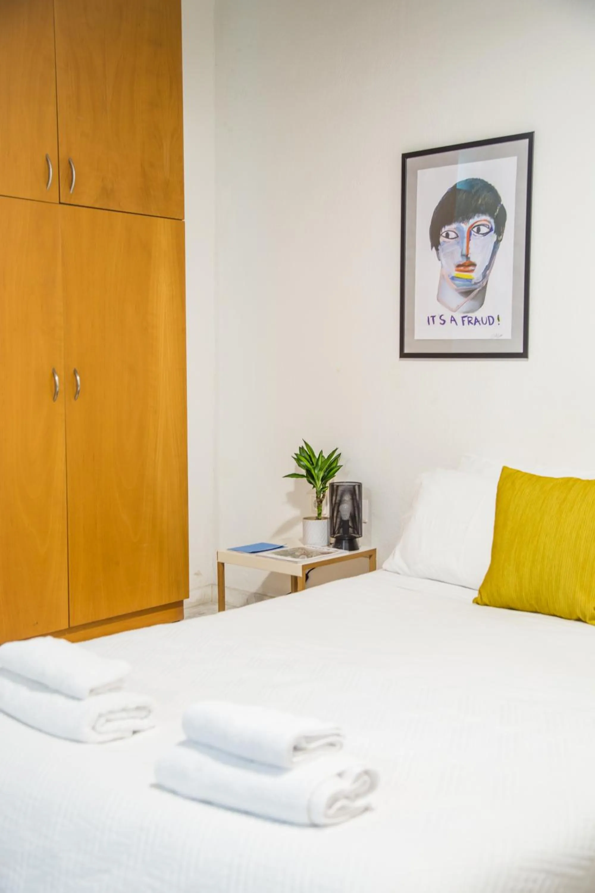 Bed in Concierge Downtown