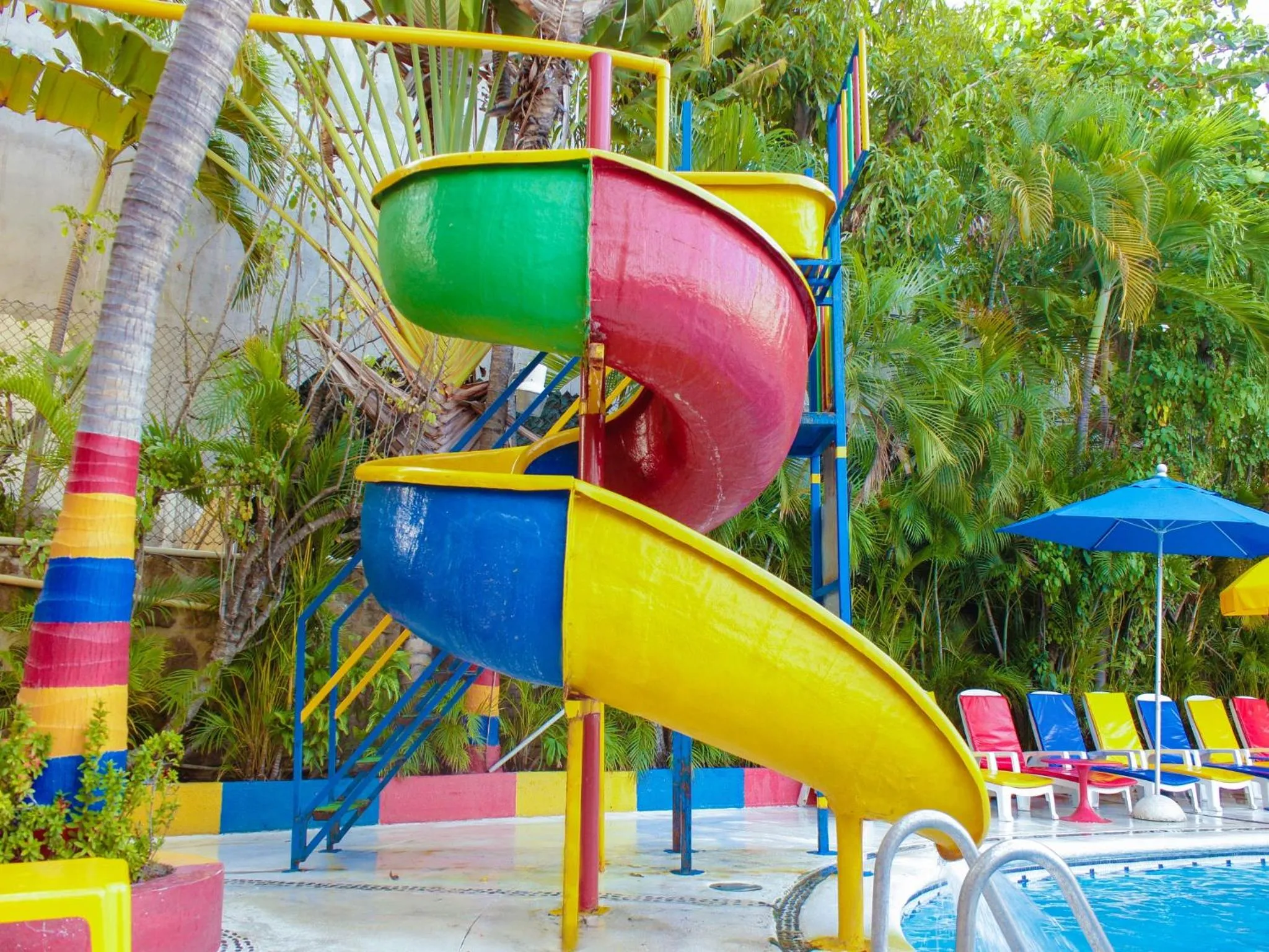 Area and facilities in Sands Acapulco Hotel & Bungalows