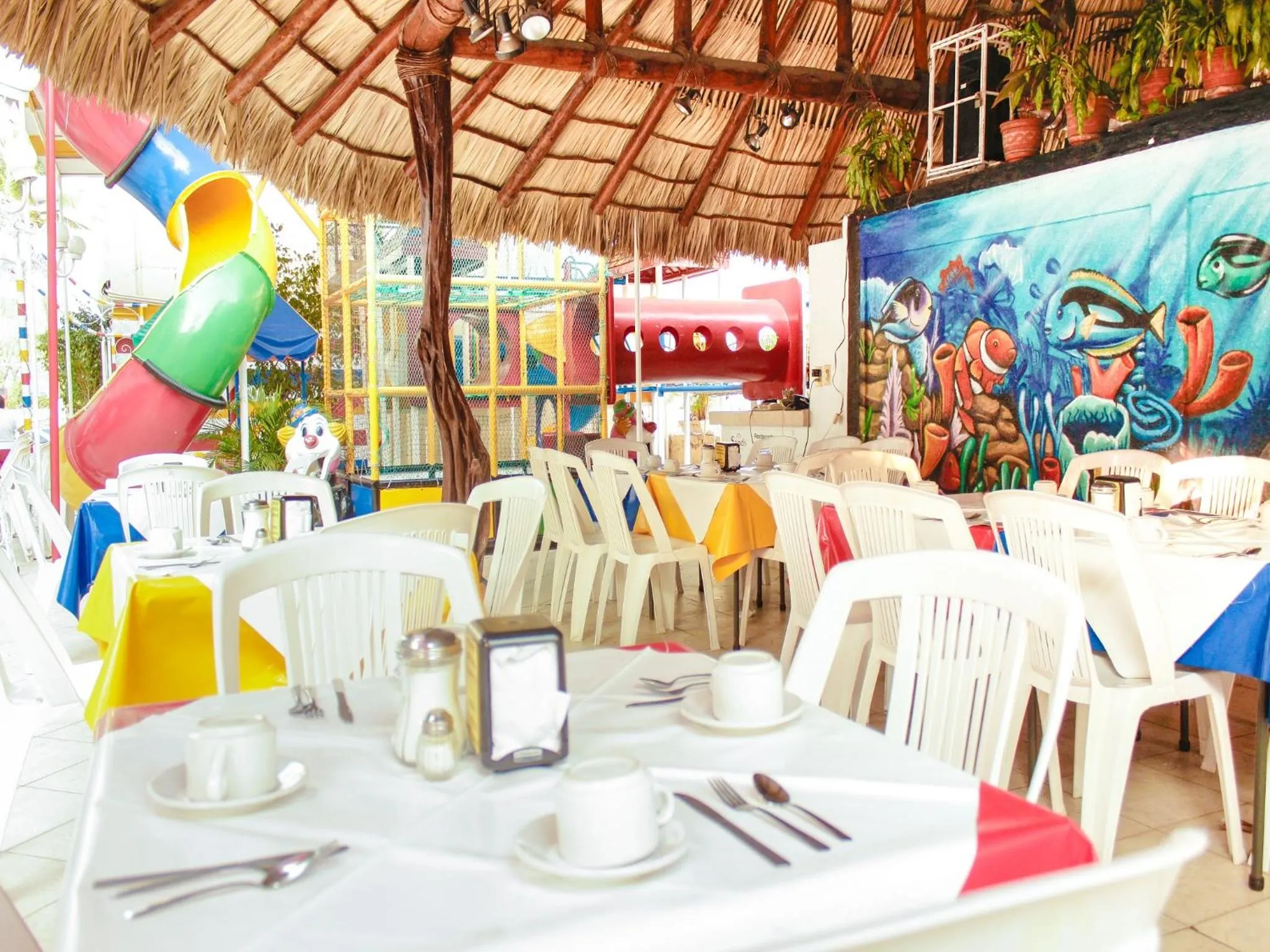 Restaurant/places to eat in Sands Acapulco Hotel & Bungalows